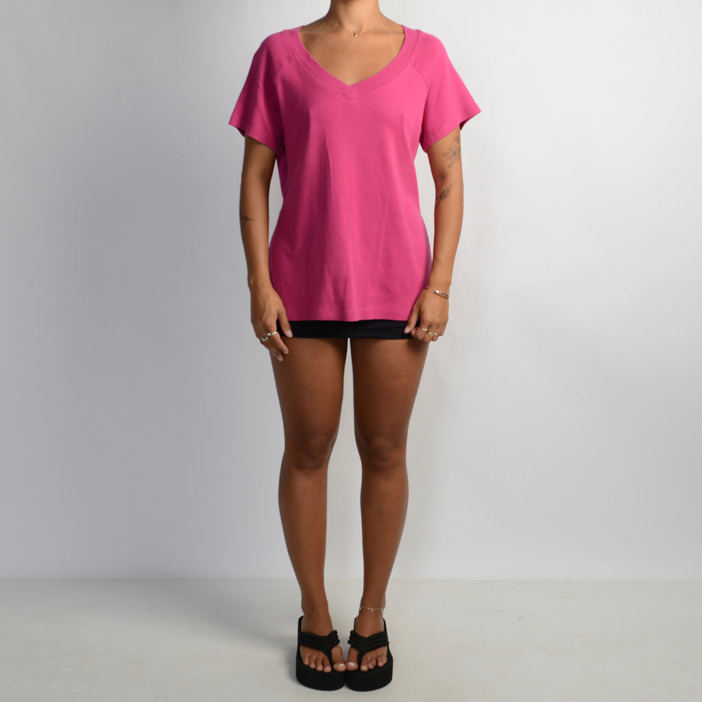HOT PINK VNECK TEE
