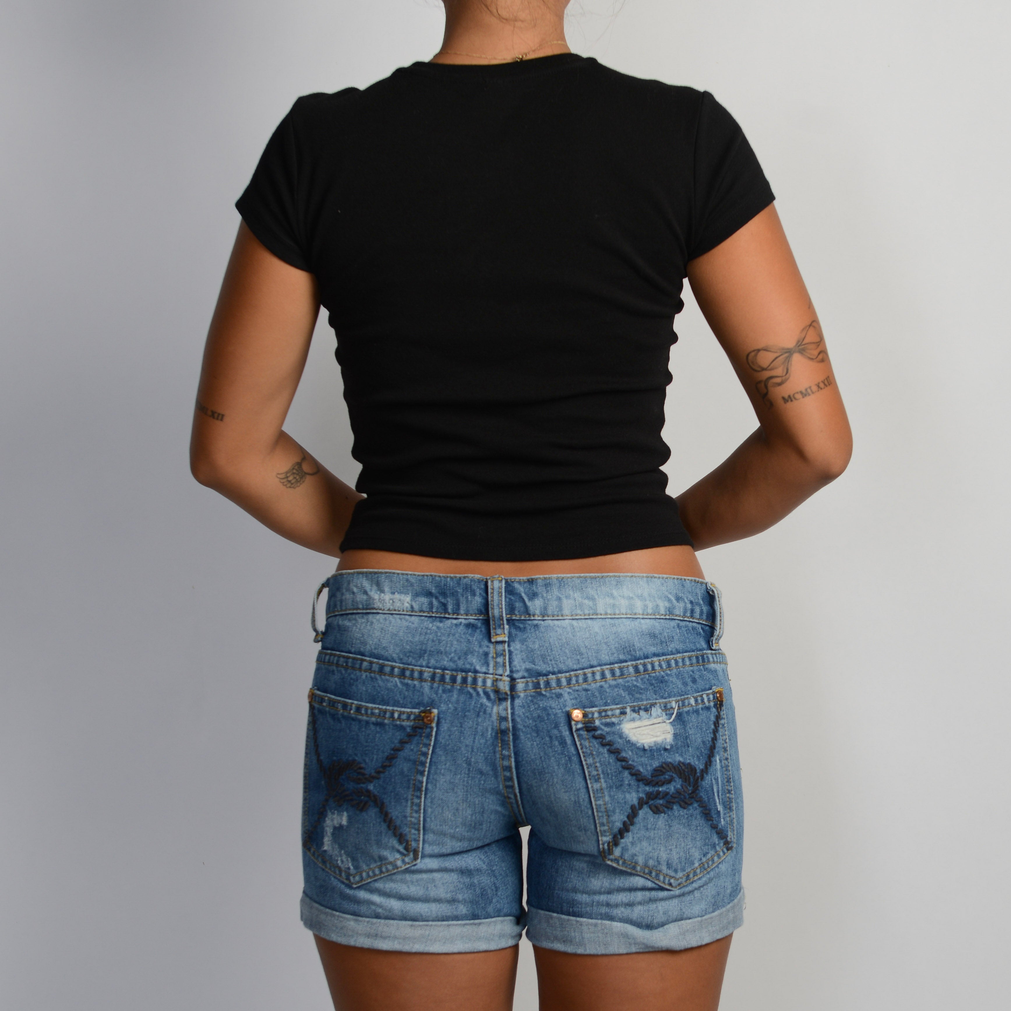 DENIM MID WASH SHORTS