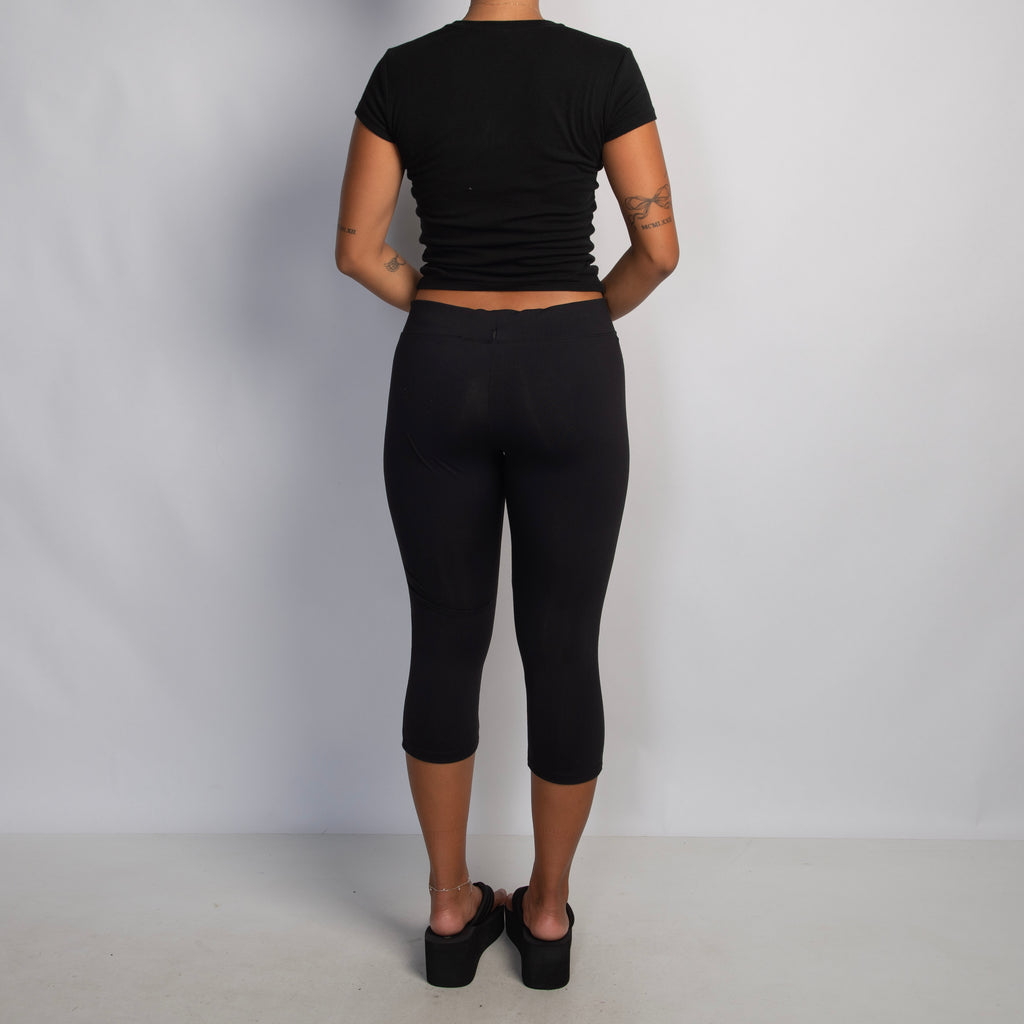 BLACK CAPRI TIGHTS