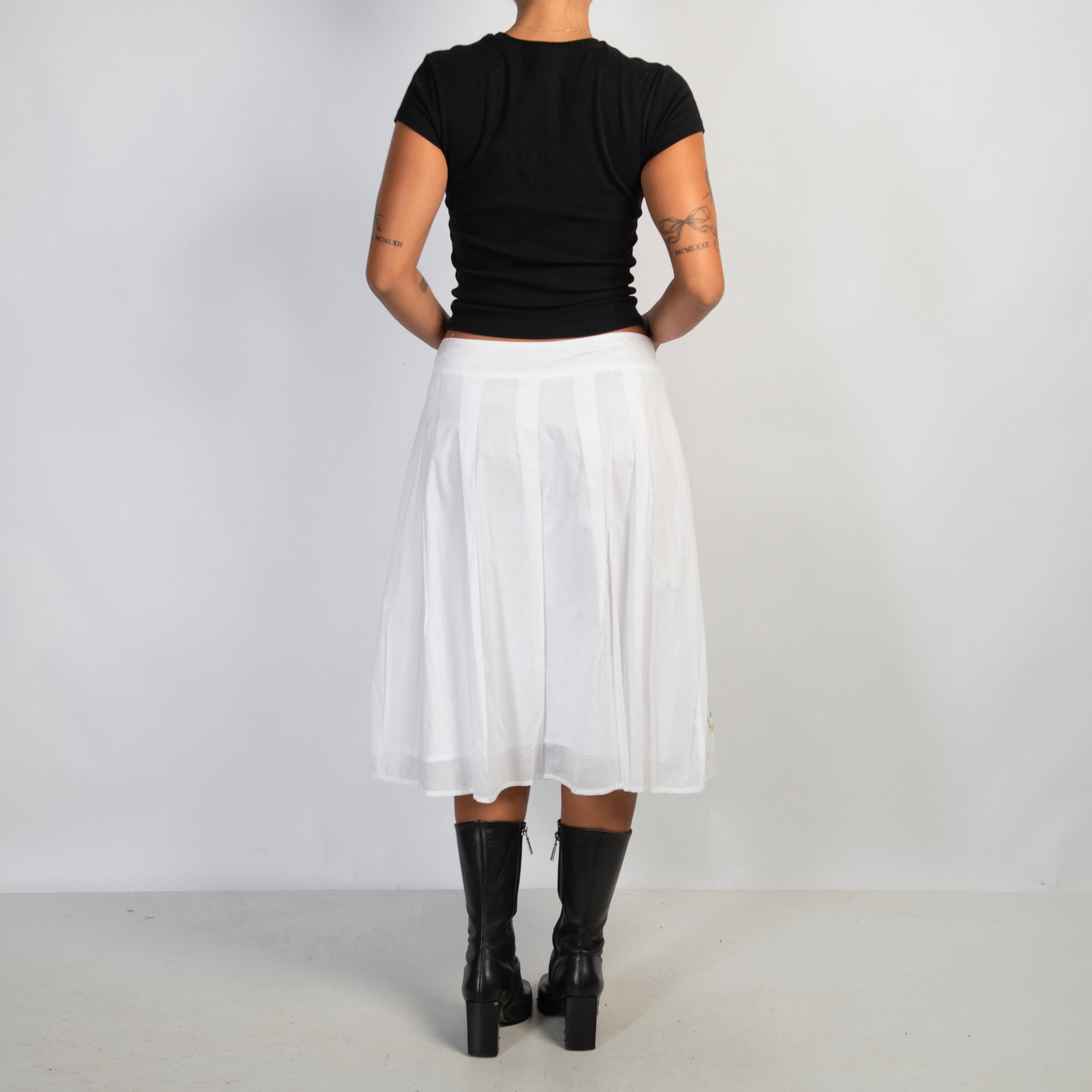 WHITE FLORAL MIDI SKIRT