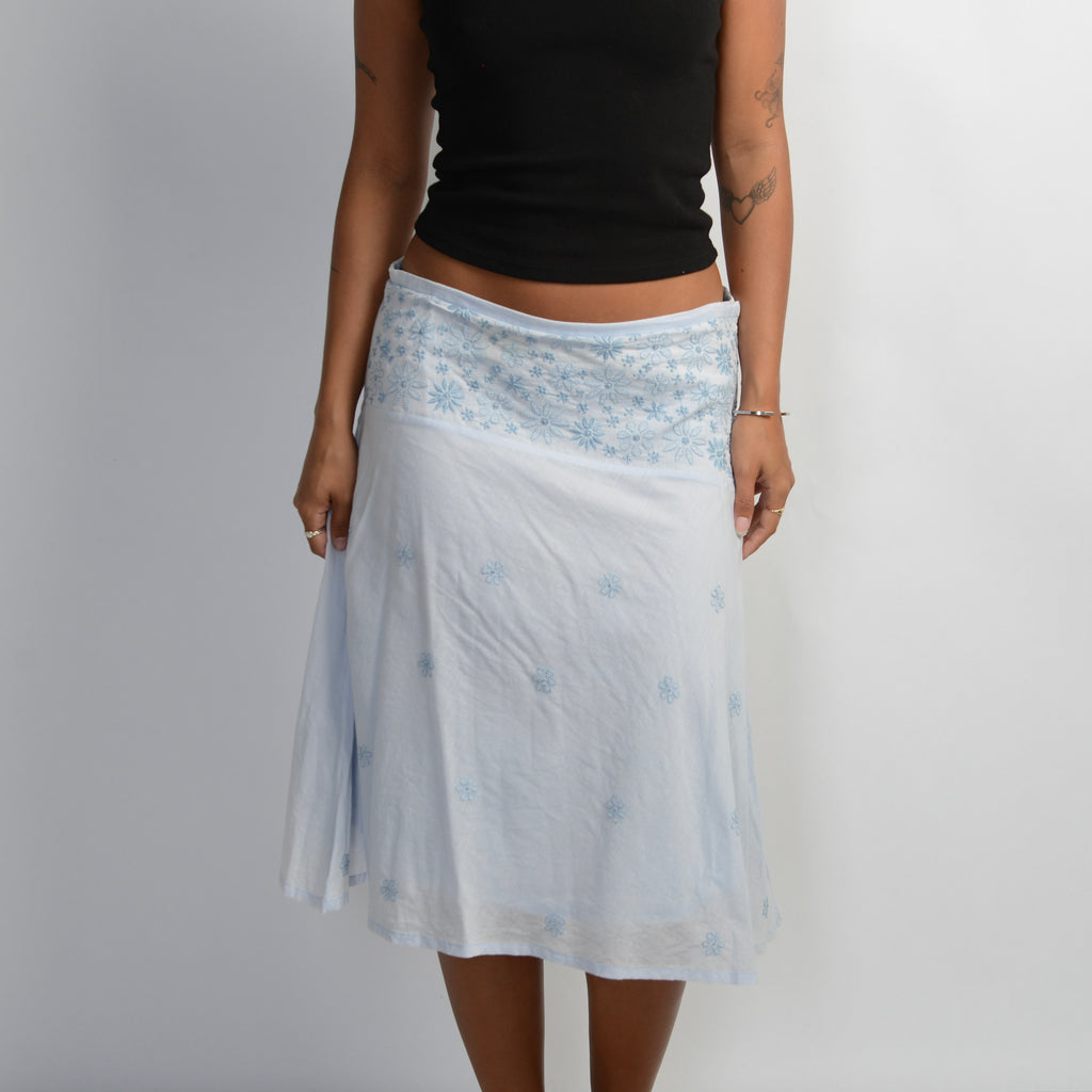 BLUE EMBROIDERED MIDI SKIRT