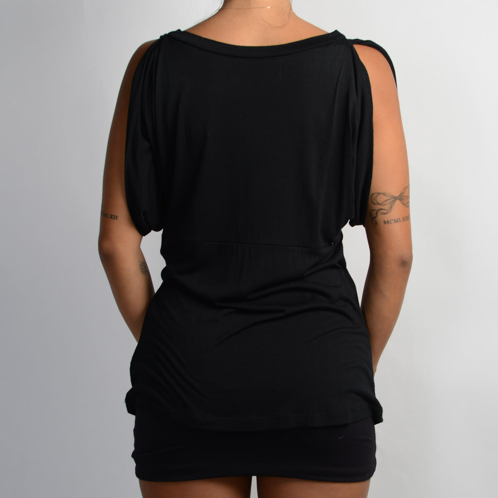 BLACK V NECK TOP