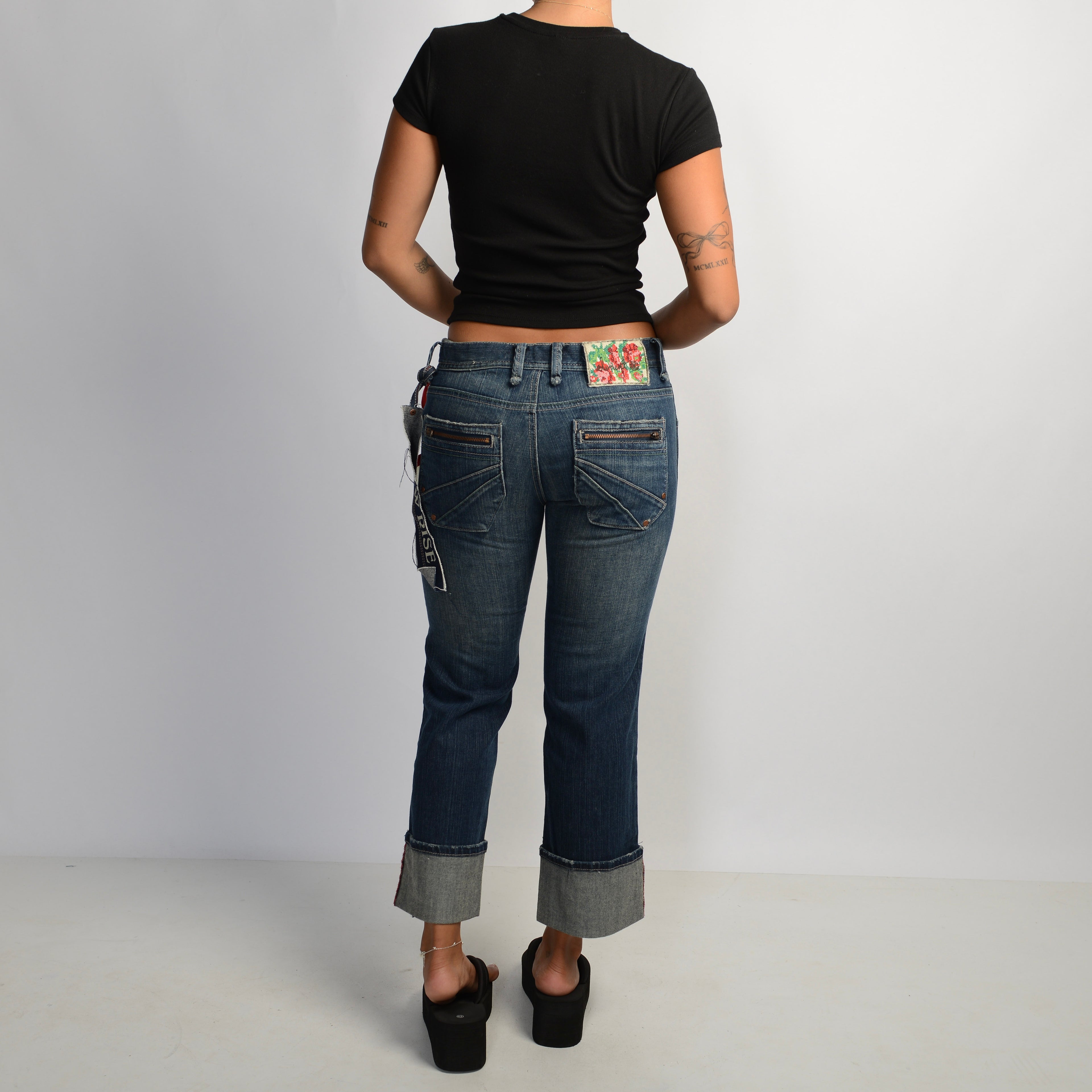 CUFF CAPRI JEANS