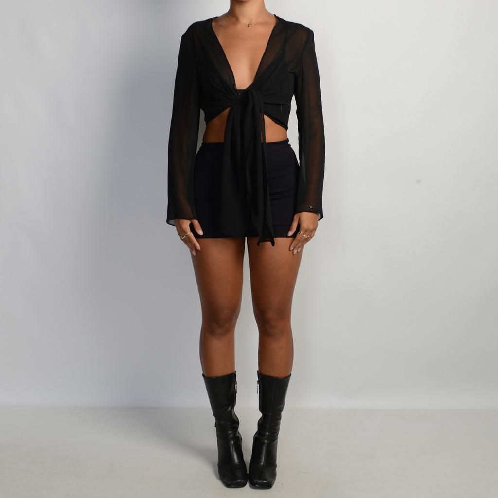 BLACK TIE FRONT TOP