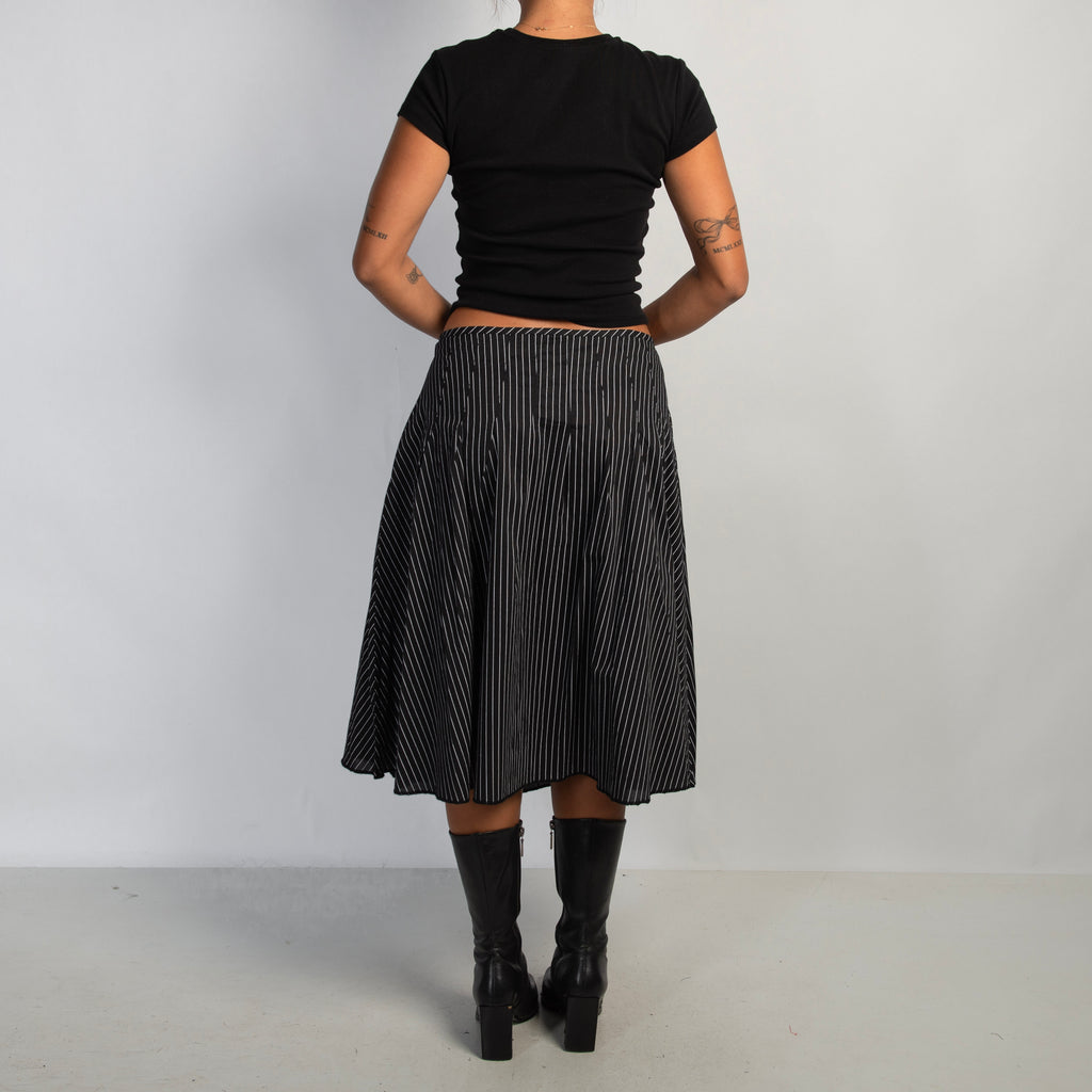 B&W PINSTRIPE PLEAT SKIRT