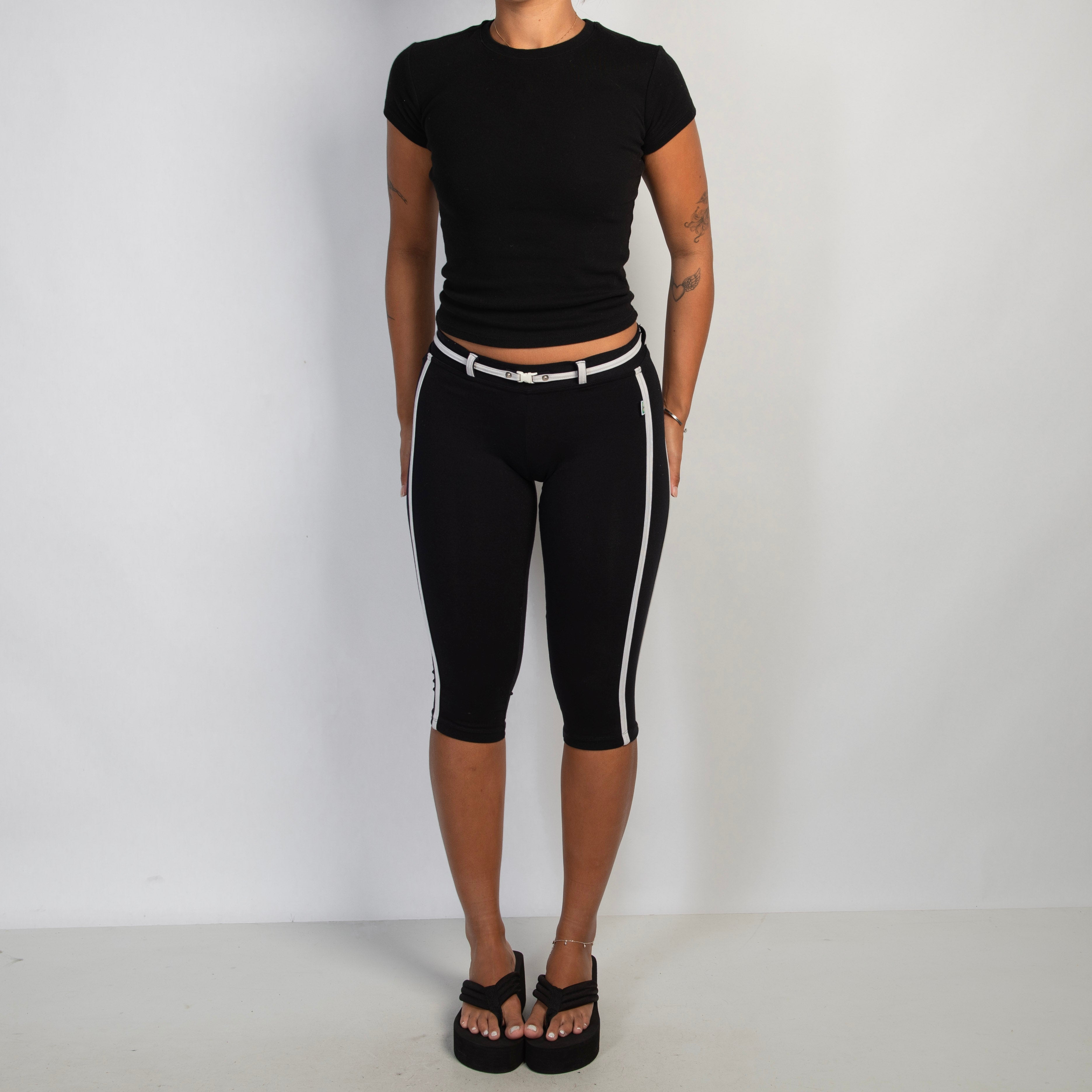 WHITE PIPING CAPRI TIGHTS