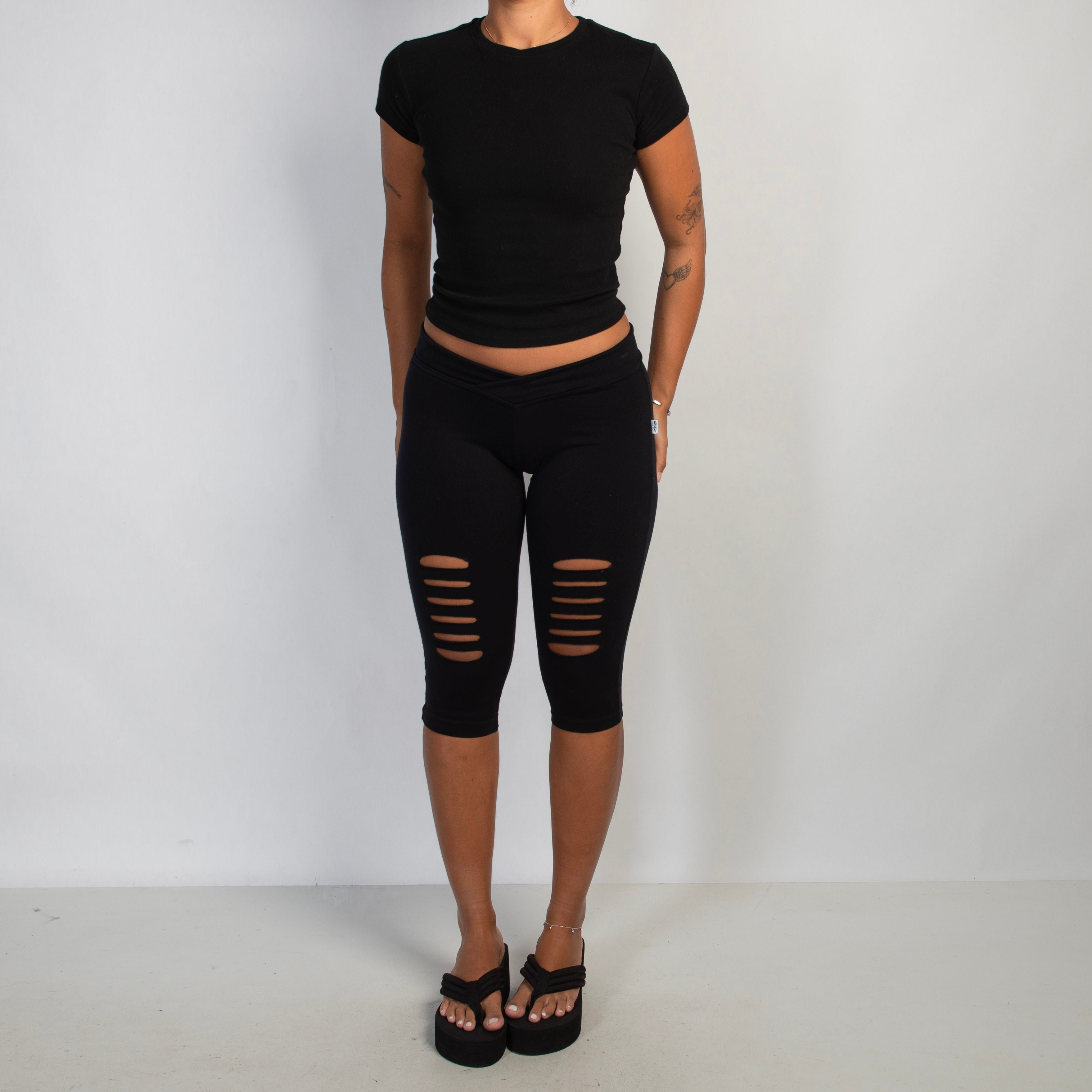 CUT OUT CAPRI TIGHTS