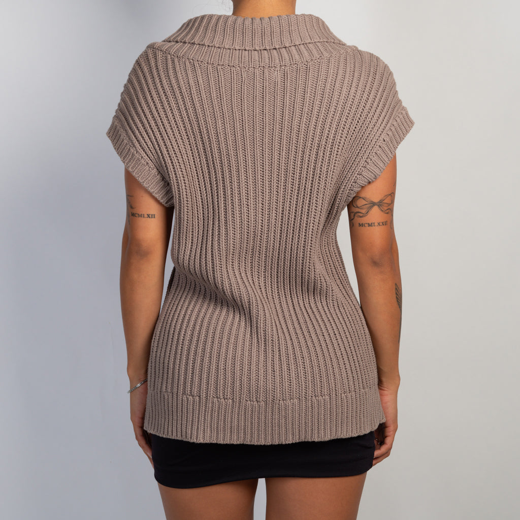 GREY CABLE KNIT TOP