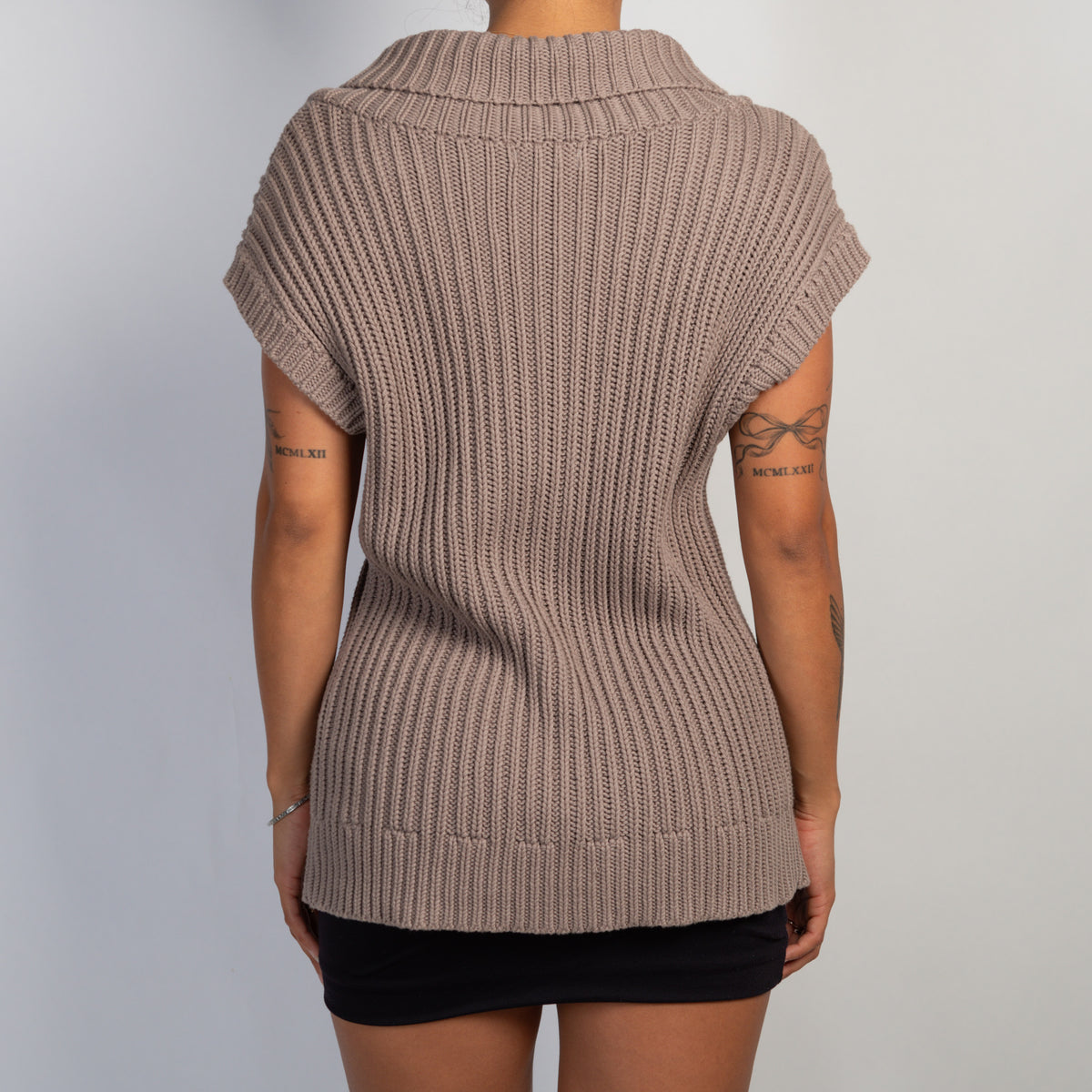 GREY CABLE KNIT TOP