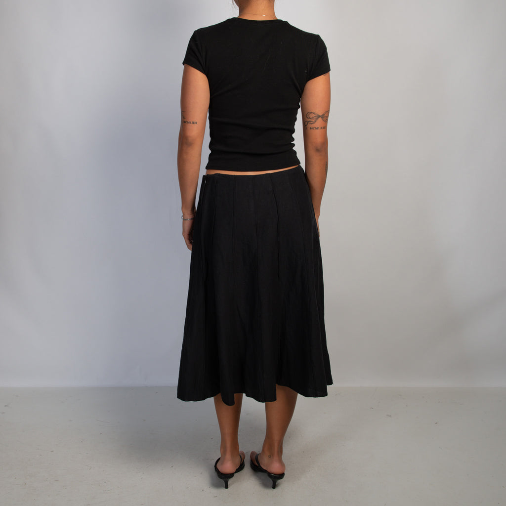 BLACK MIDI SKIRT