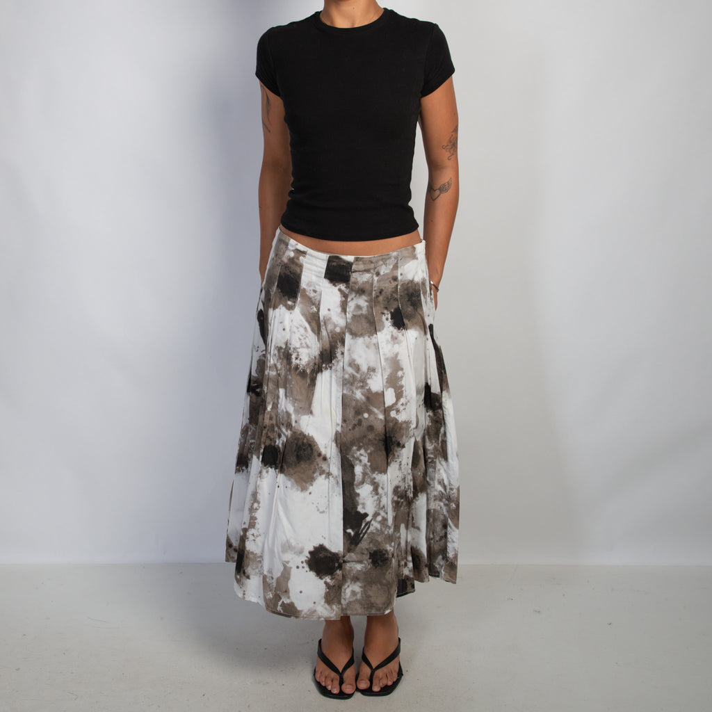 PATTERN MIDI SKIRT