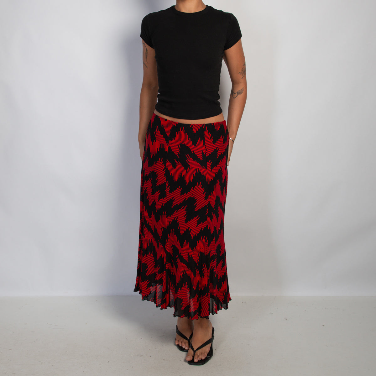 RED PATTERN SKIRT