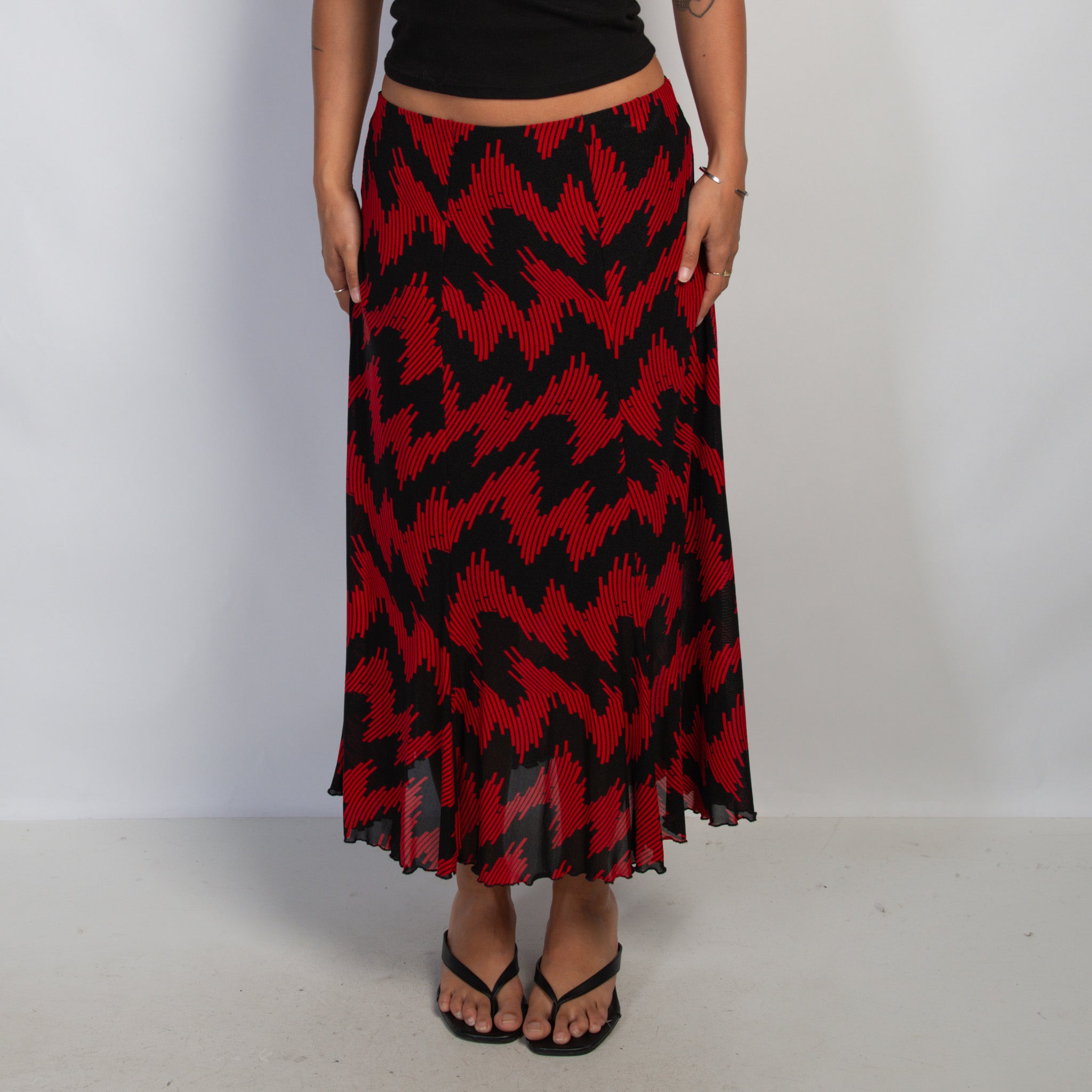 RED PATTERN SKIRT