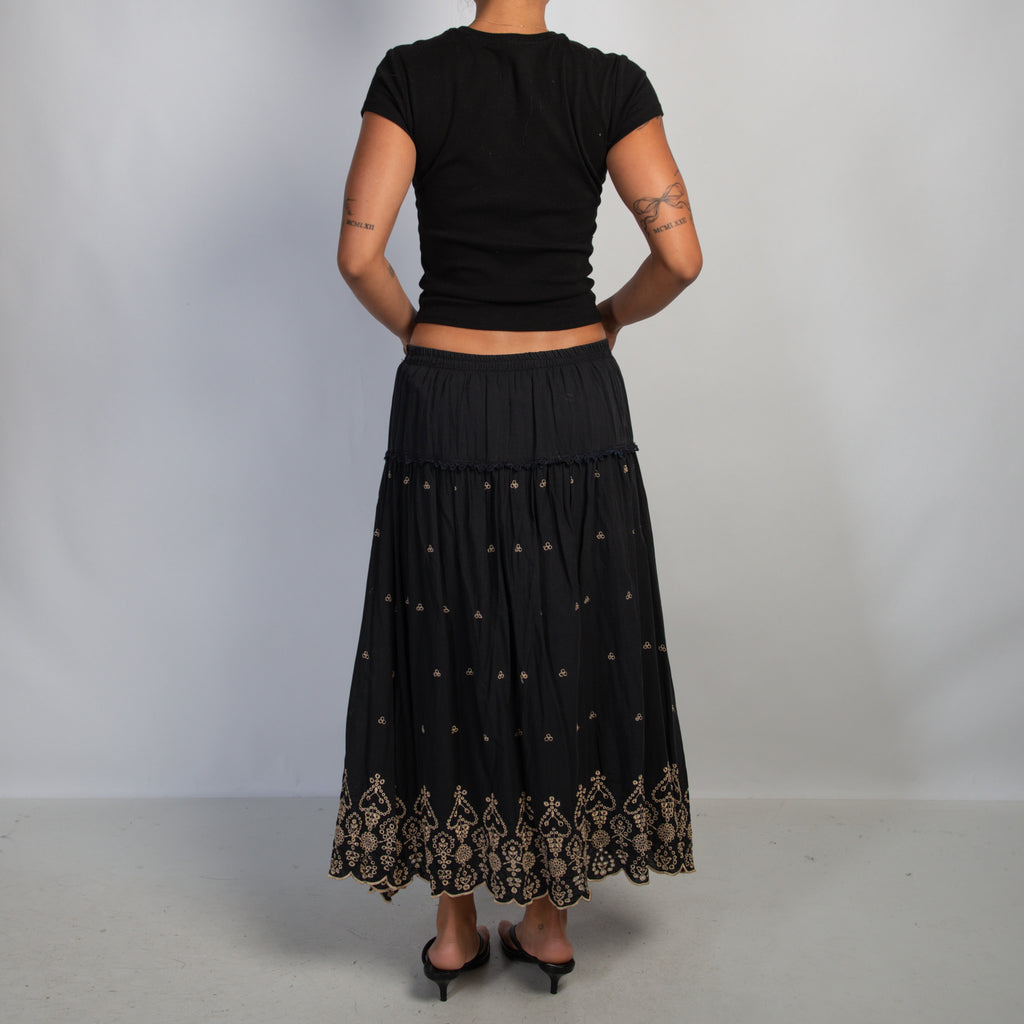 BLACK TIERED SKIRT