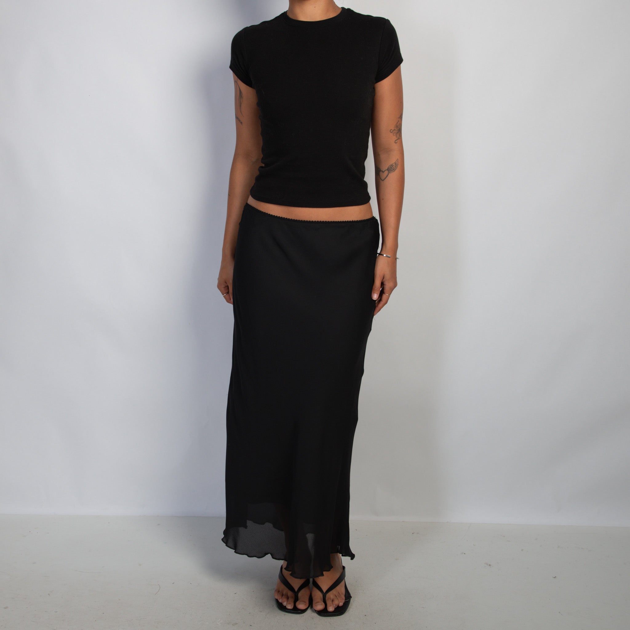 BLACK LONGLINE SKIRT