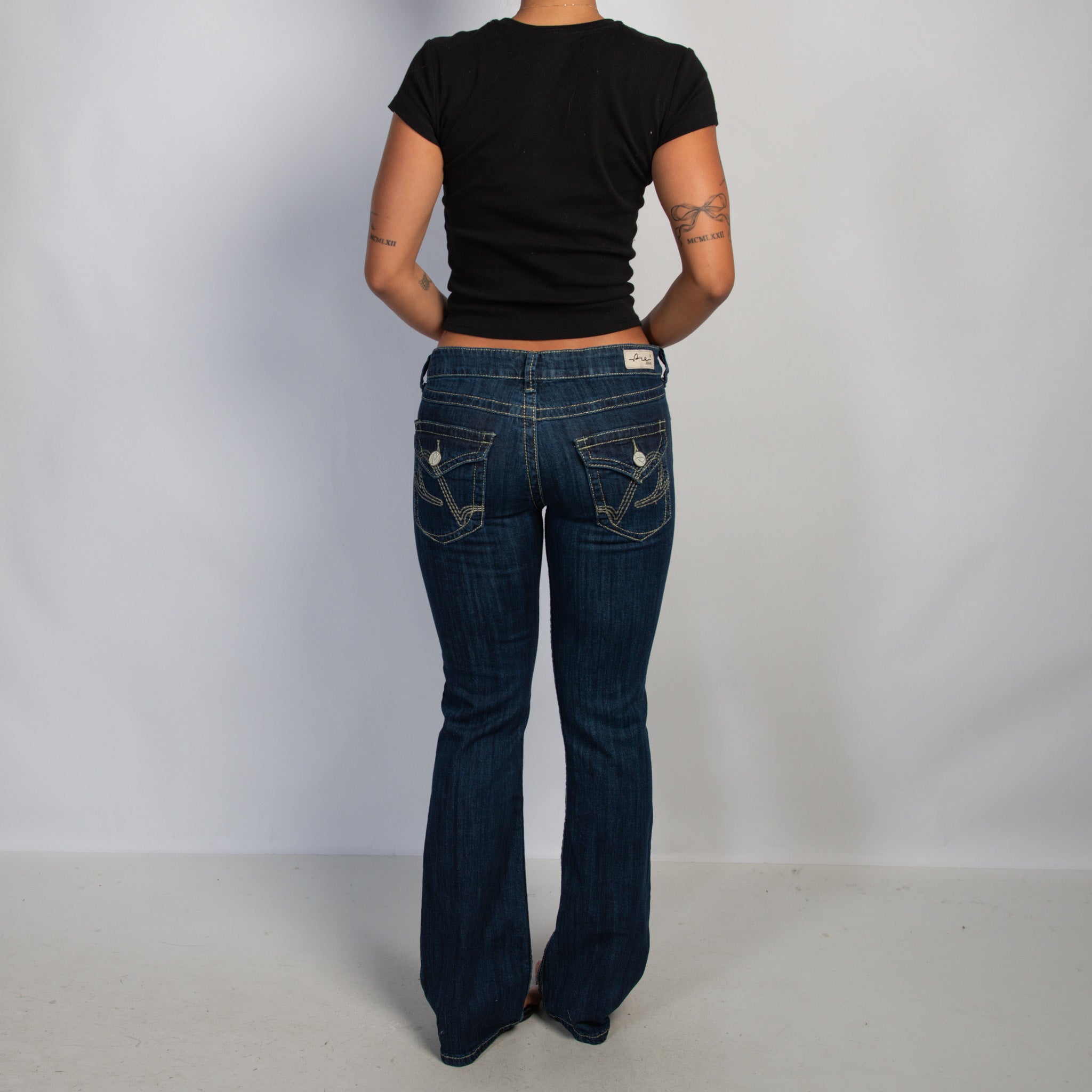 LOW RISE BOOTCUT JEANS