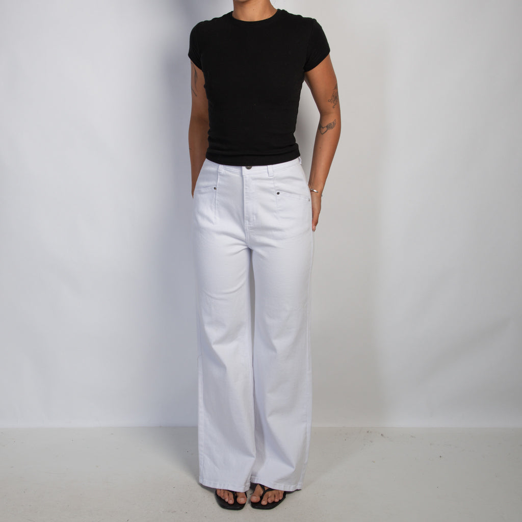 WHITE FLARE JEANS