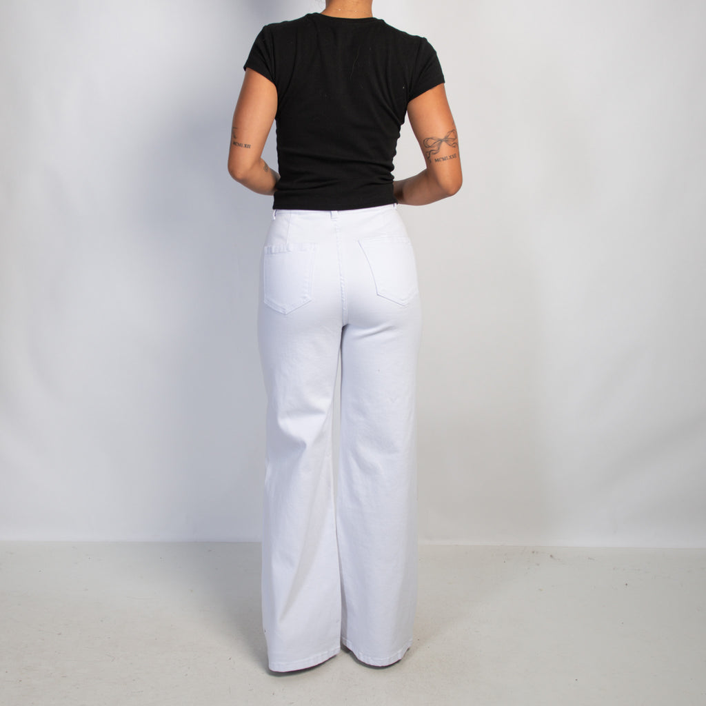 WHITE FLARE JEANS