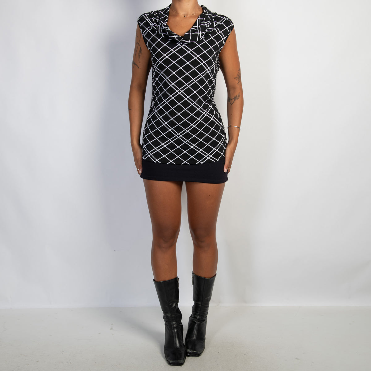 B&W PATTERN TOP