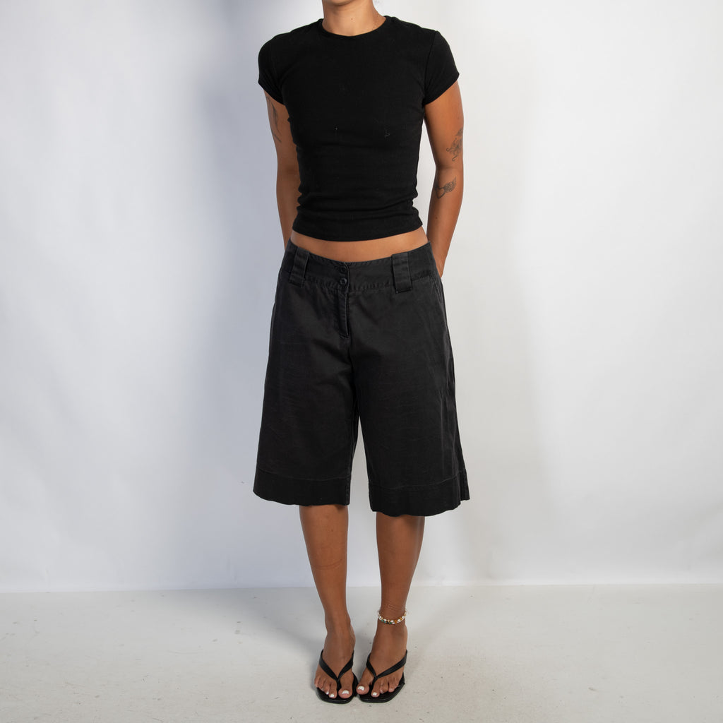 BLACK LONGLINE SHORTS