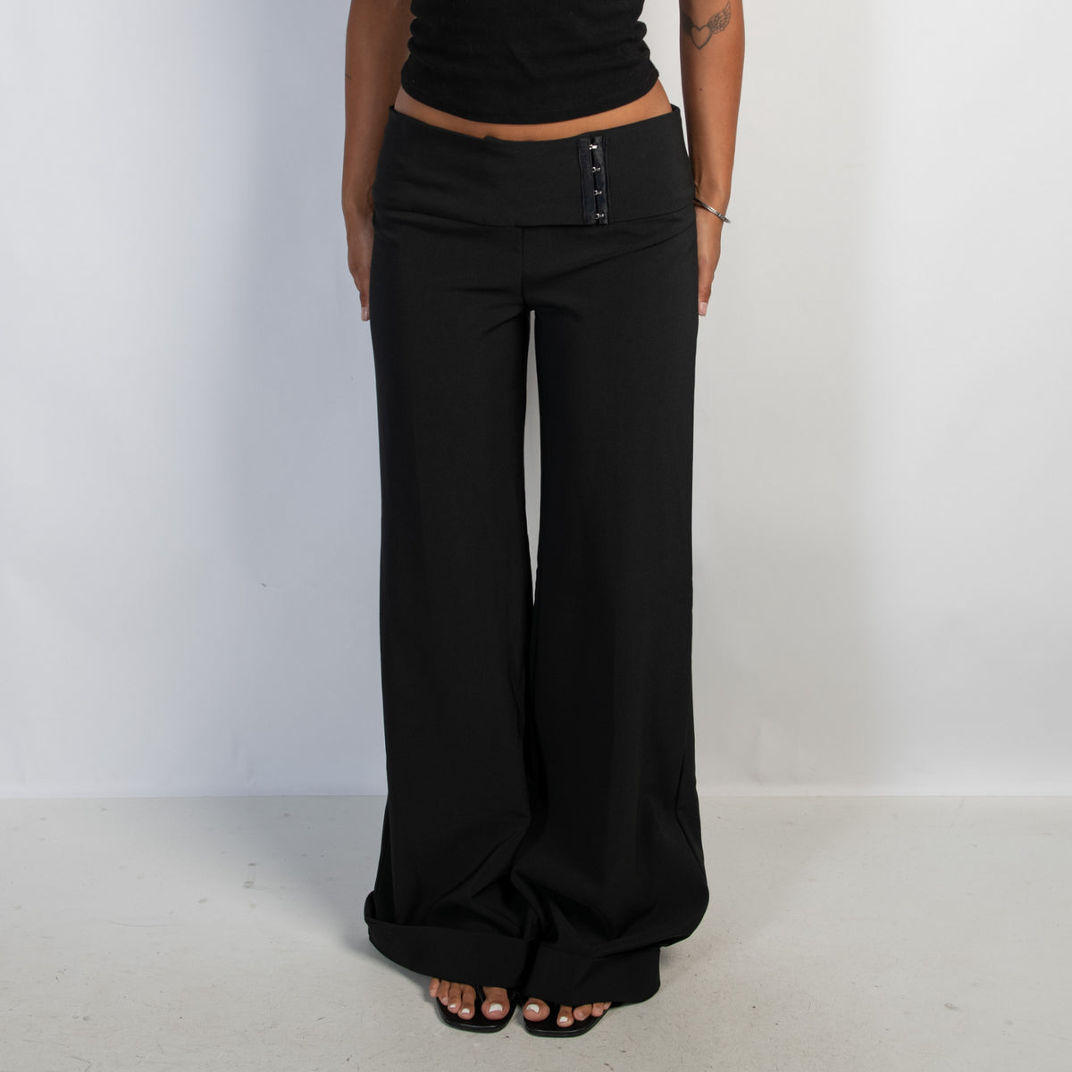 BLACK HOOK & EYE PANTS