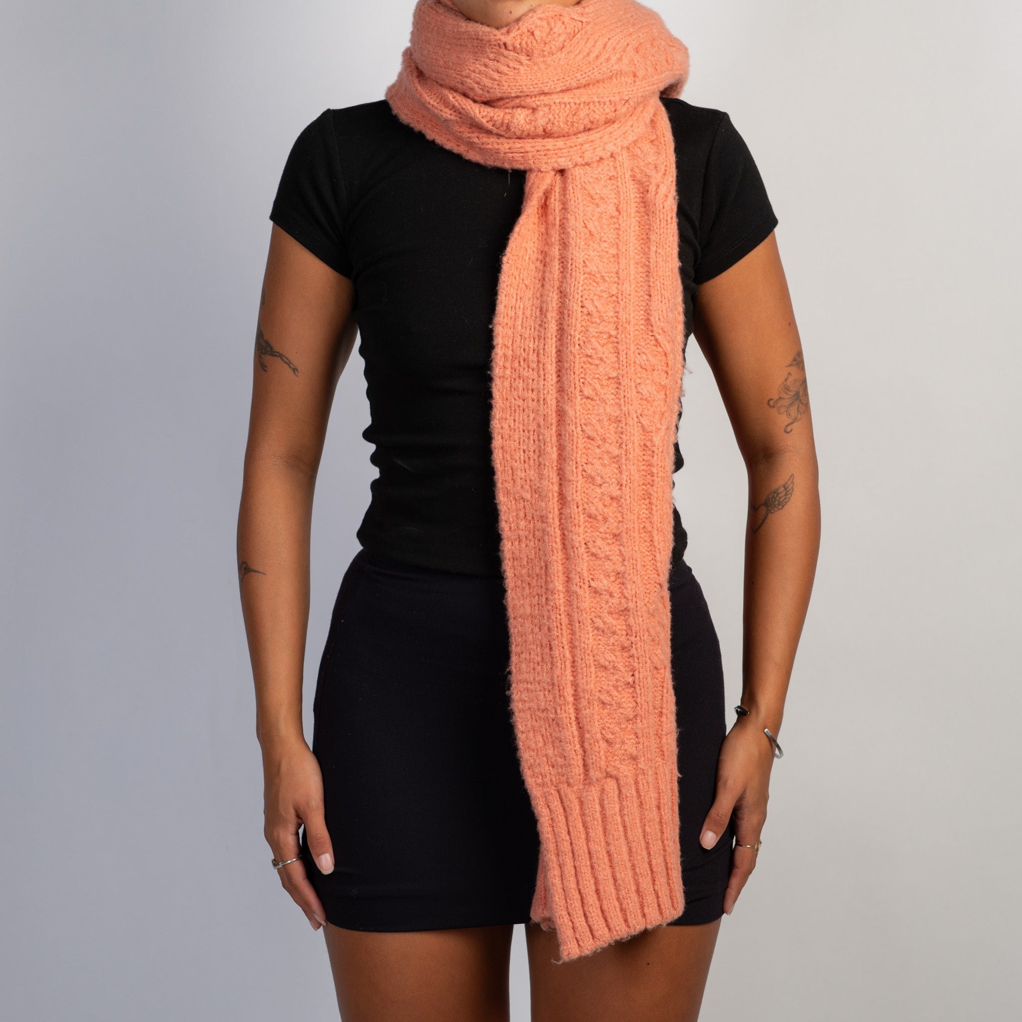 SALMON PINK KNIT SCARF