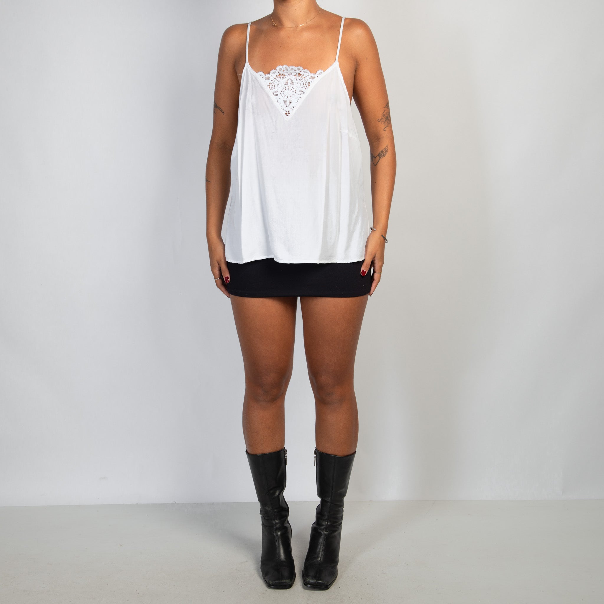 WHITE LOOSE FIT TOP