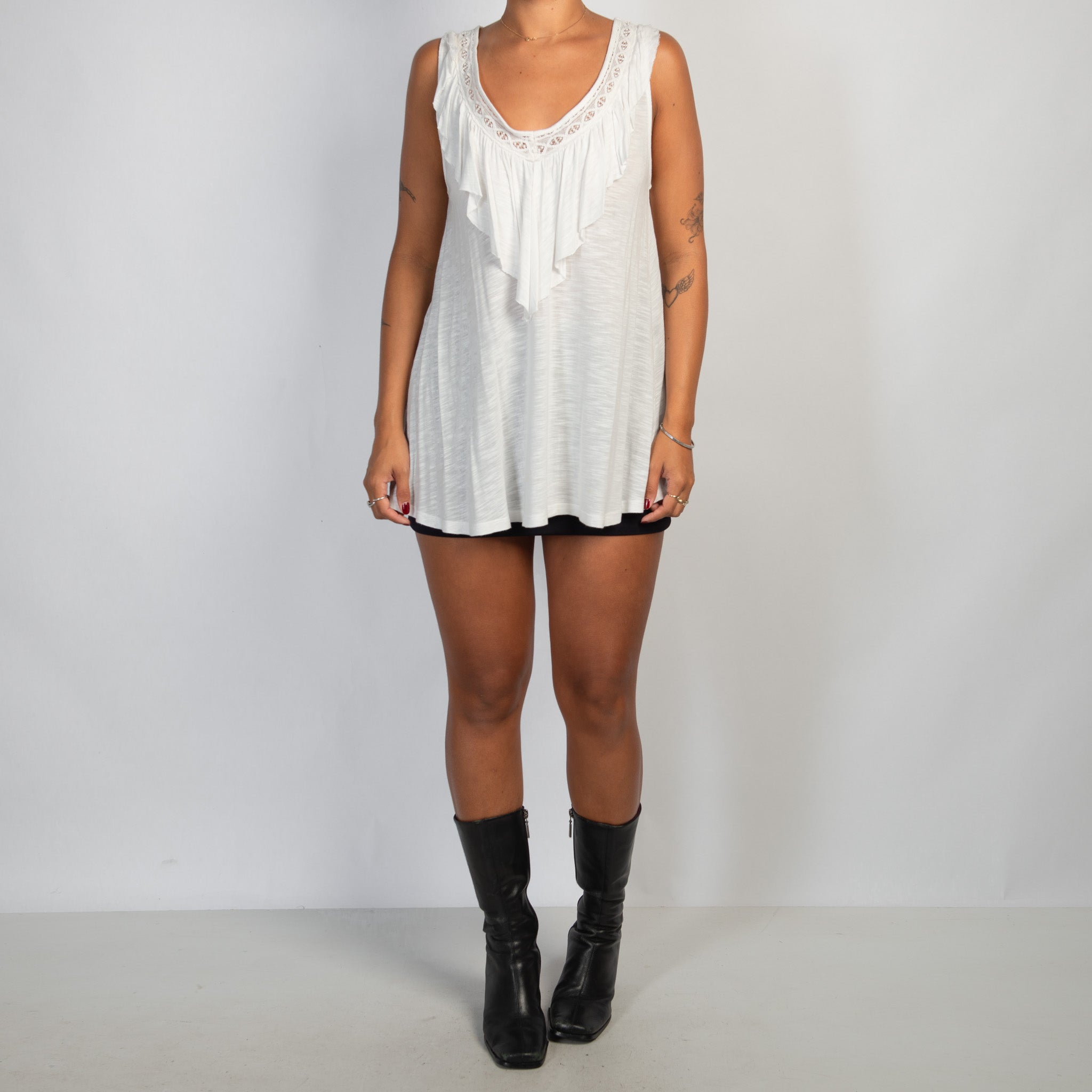 WHITE RUFFLE TUNIC