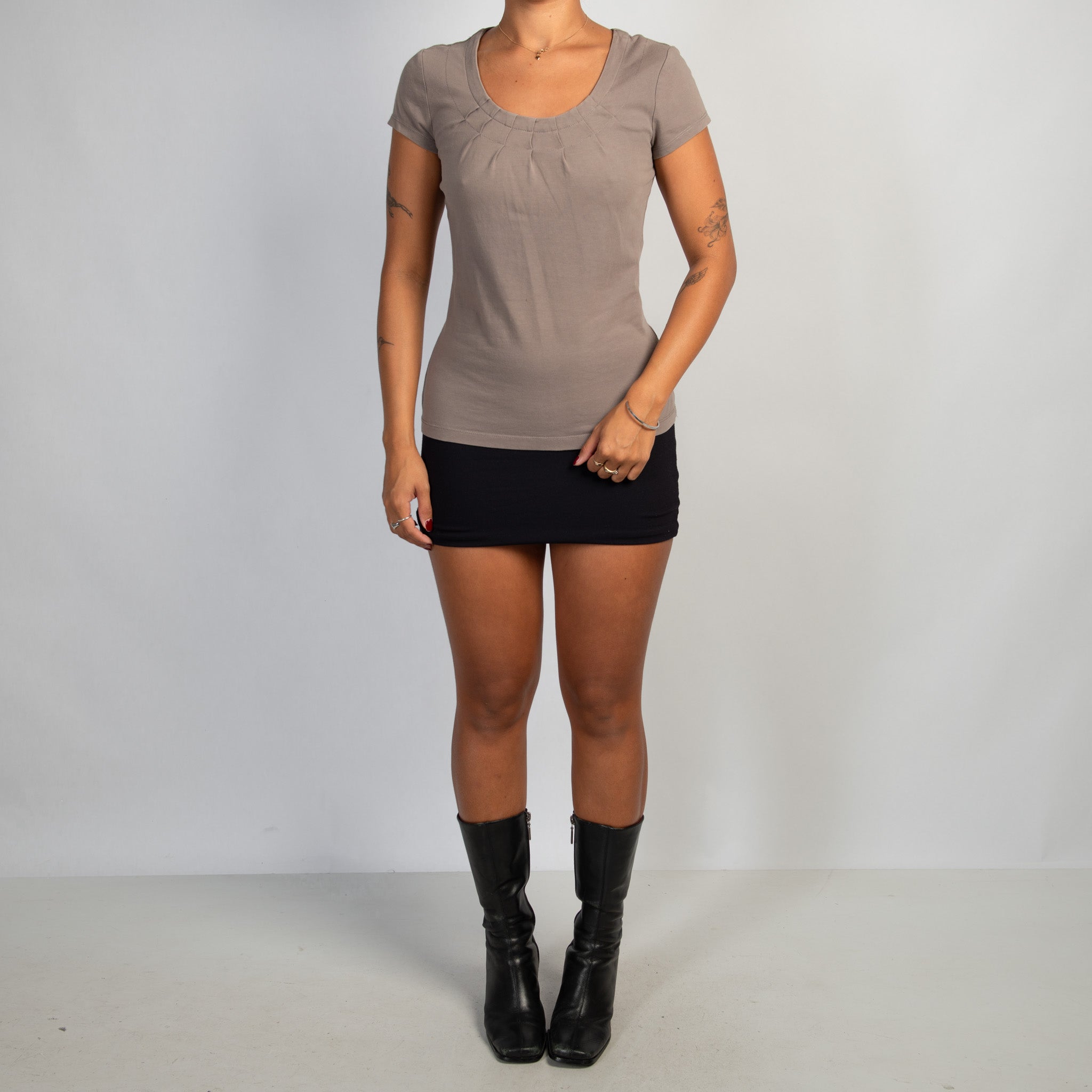 BROWN PINTUCK TSHIRT
