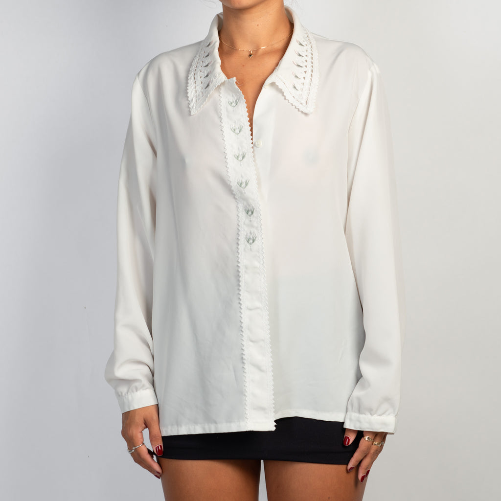 WHITE EMBROIDERED BLOUSE