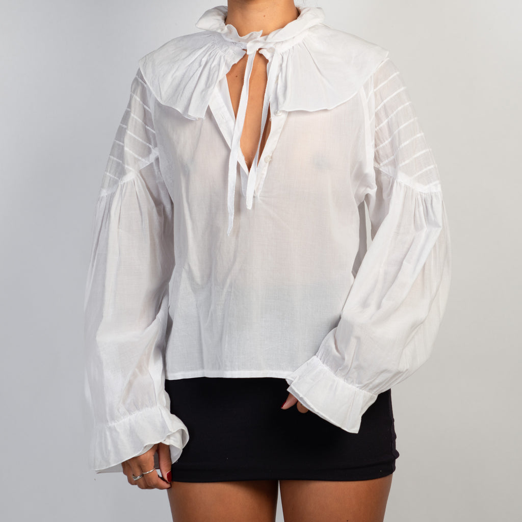 WHITE RUFFLE BLOUSE