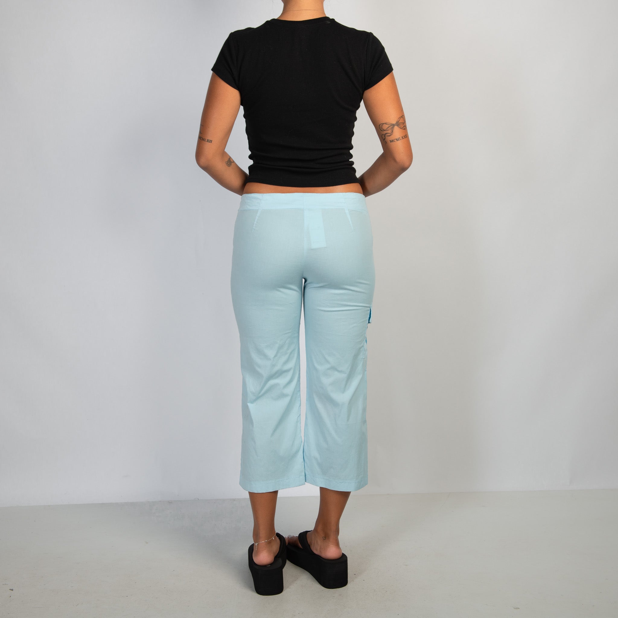 BLUE CAPRI CARGO PANTS