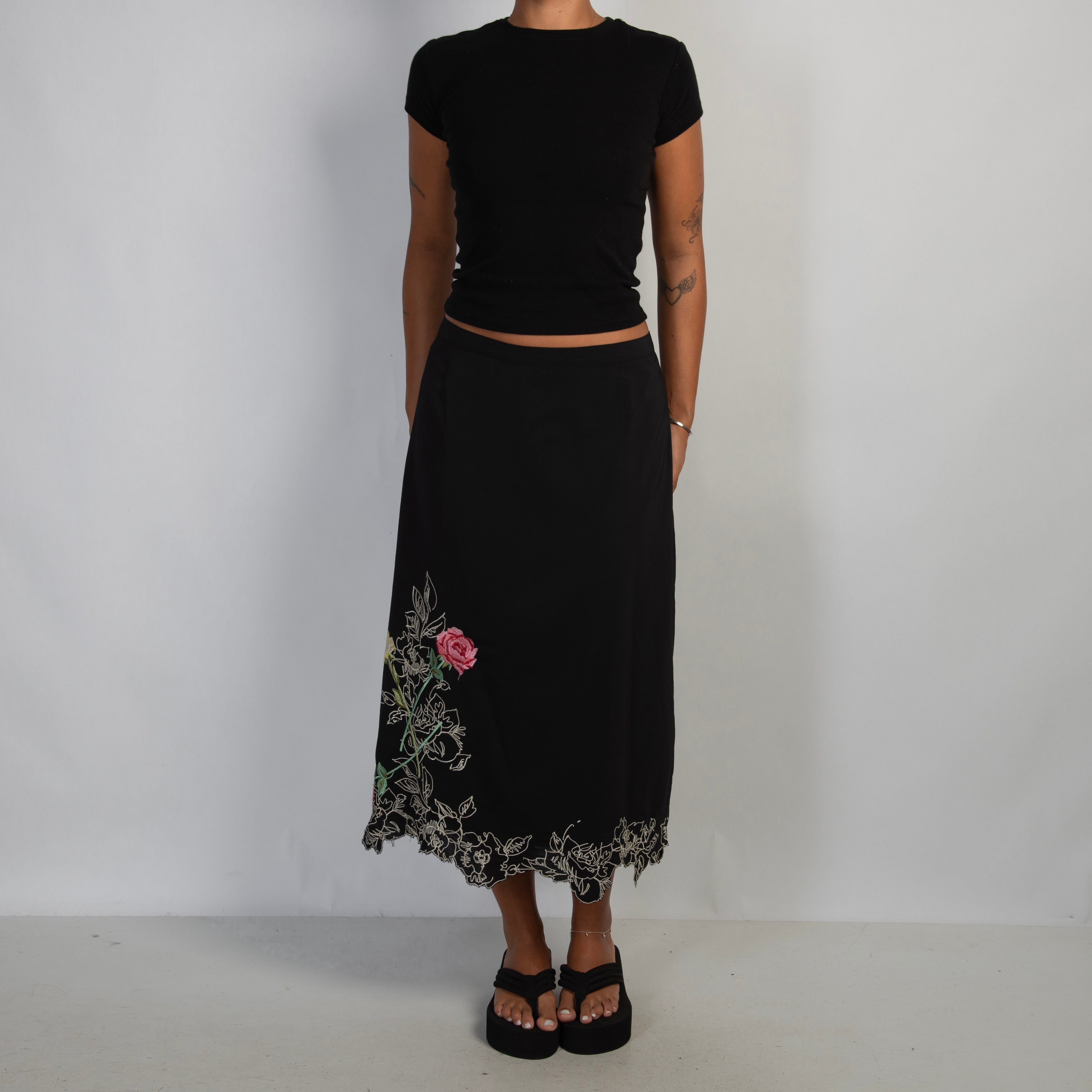 BLACK FLORAL TRIM SKIRT