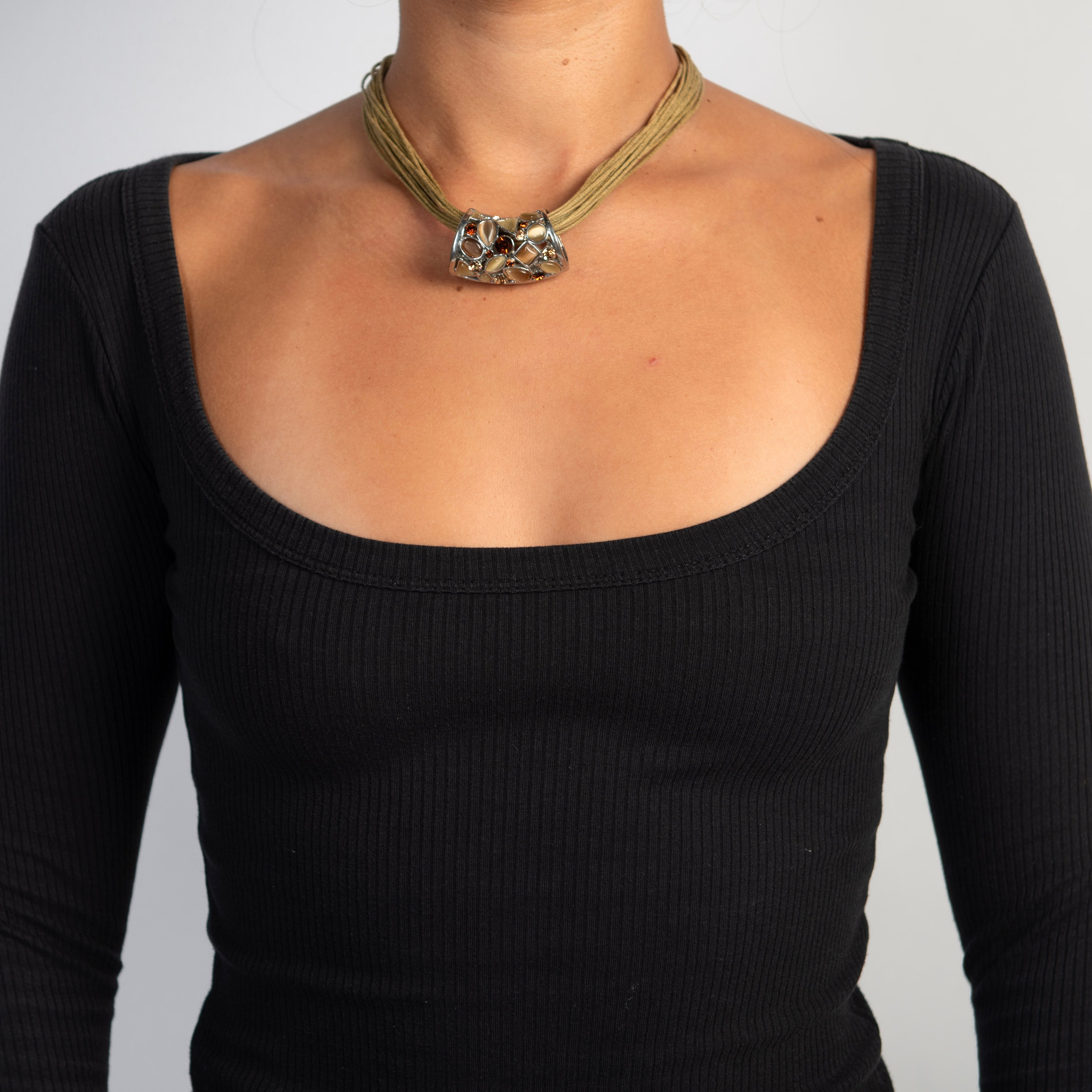 KHAKI LAYERED NECKLACE
