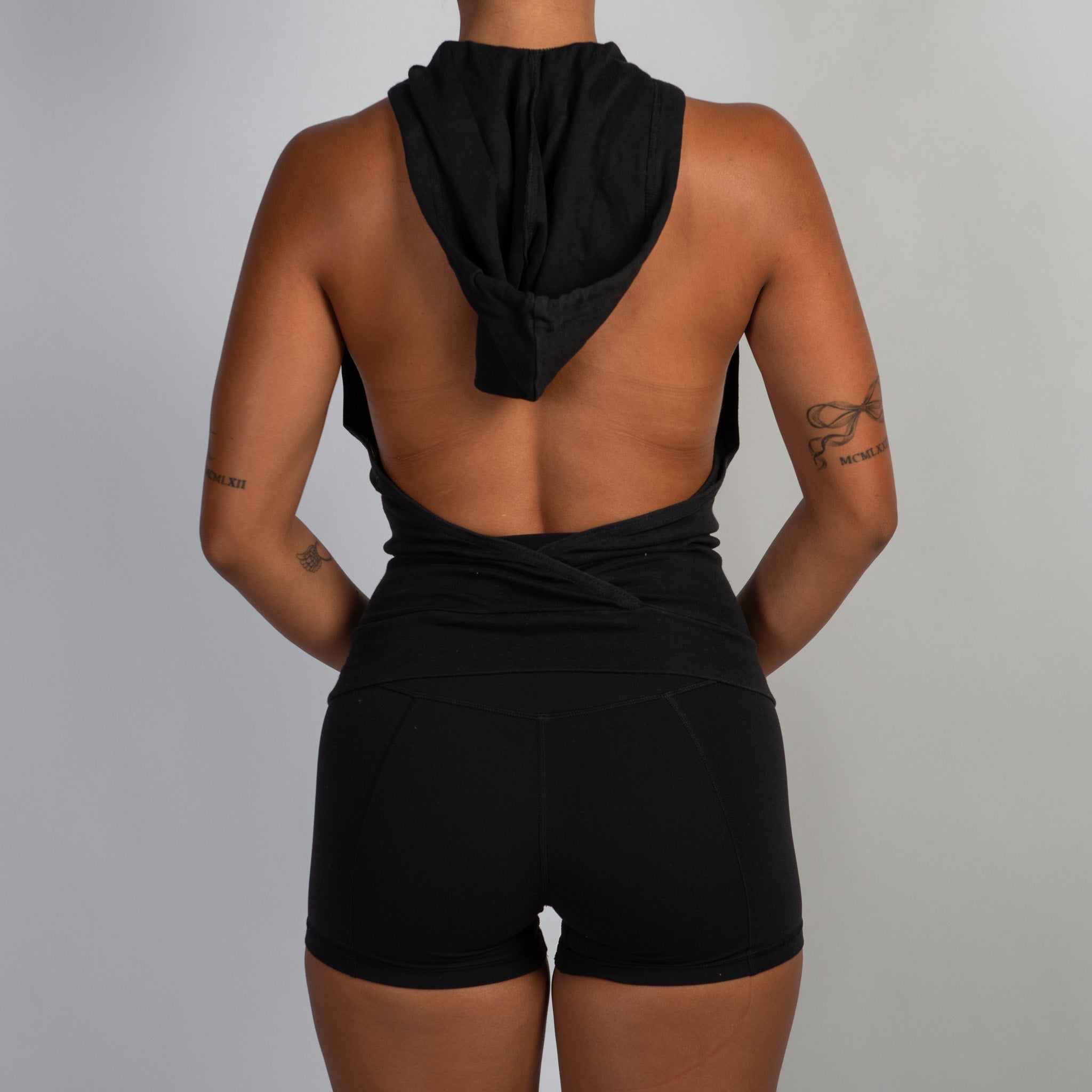 BLACK ZIP HOOD TOP