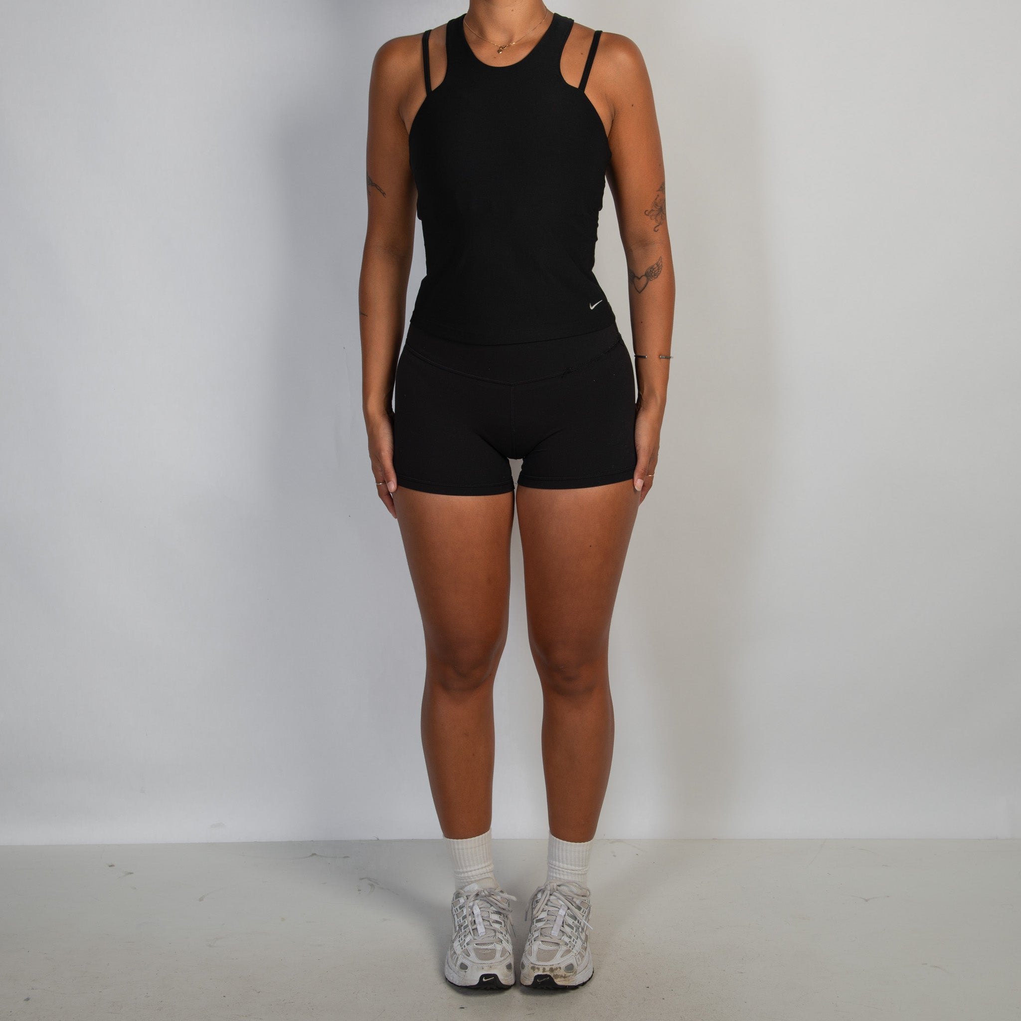 BLACK ACTIVE TANK TOP