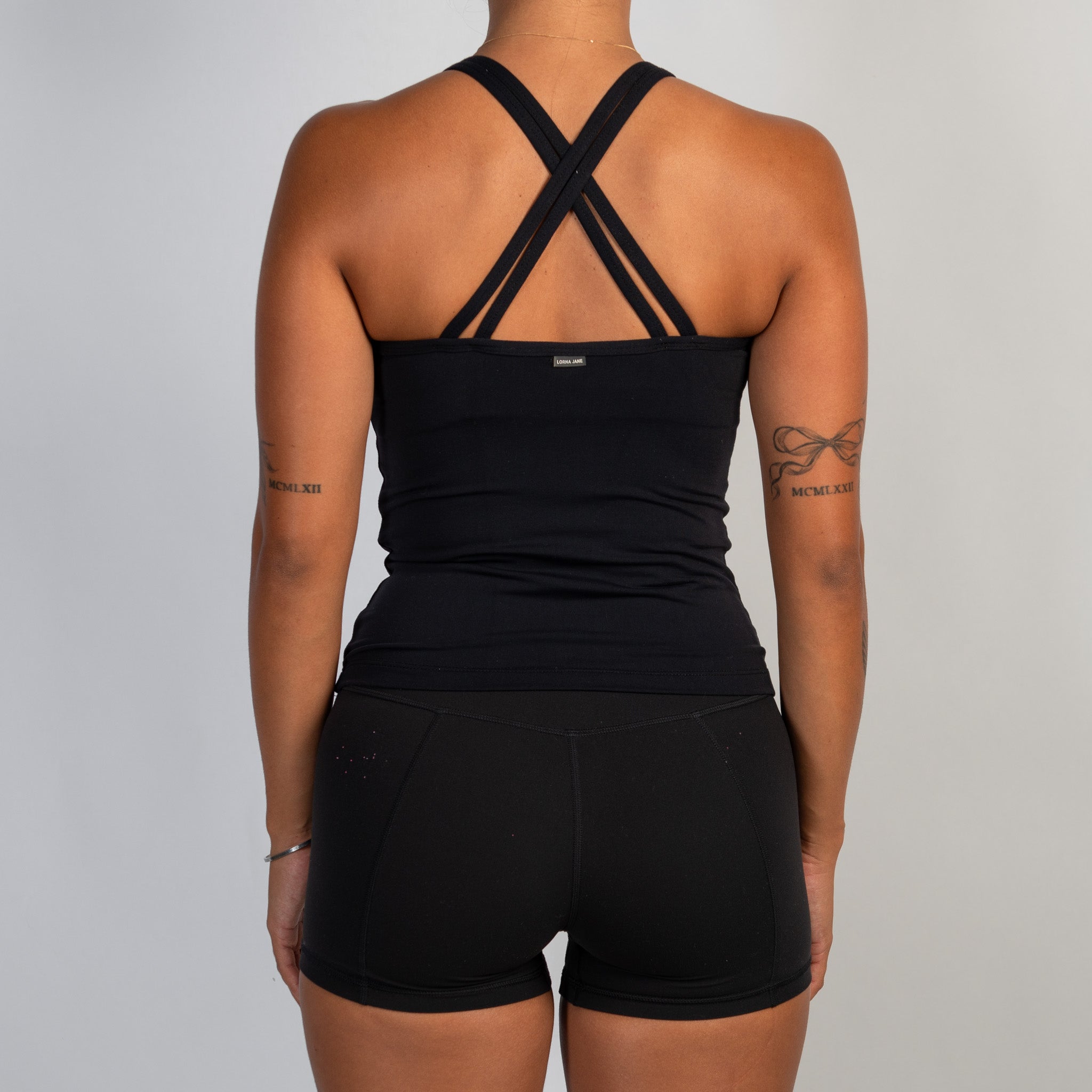 BLACK ACTIVE TANK TOP