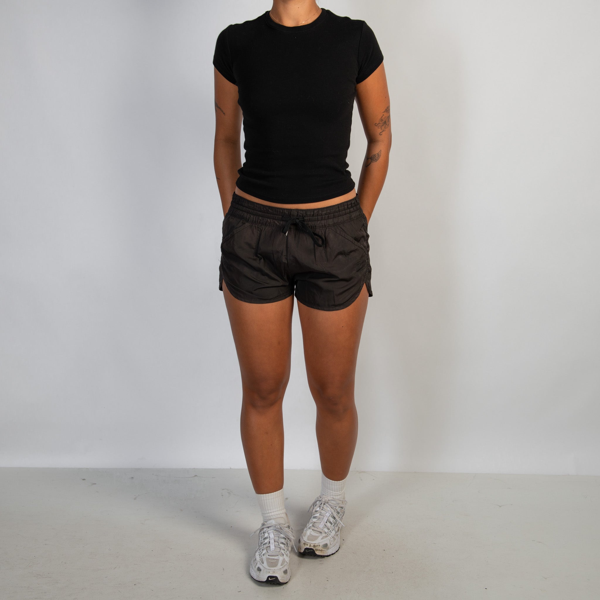 BLACK SPRAY SHORTS