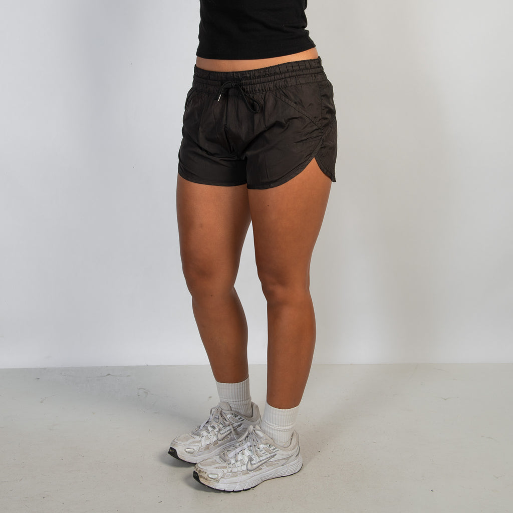 BLACK SPRAY SHORTS