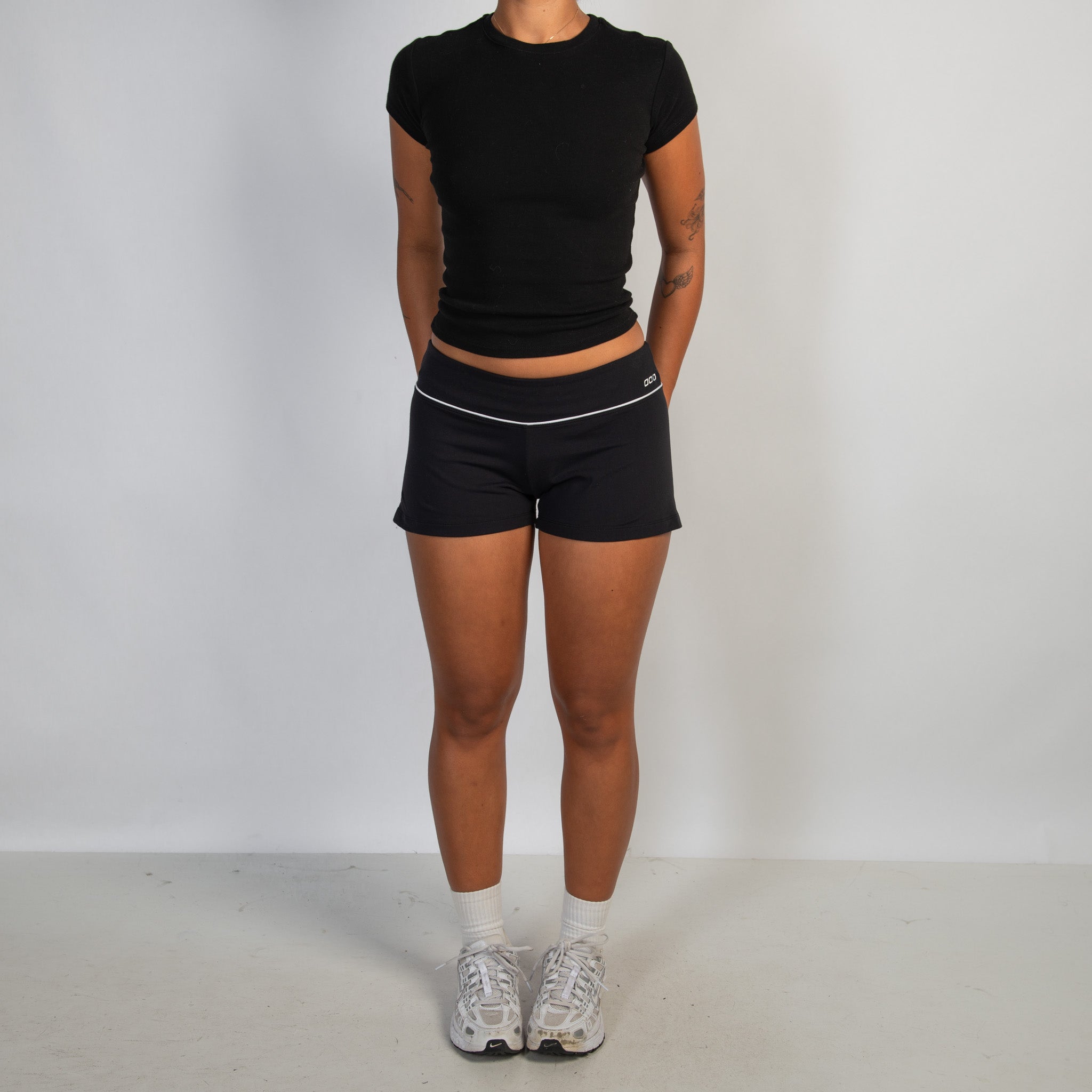 BLACK KICK SHORTS