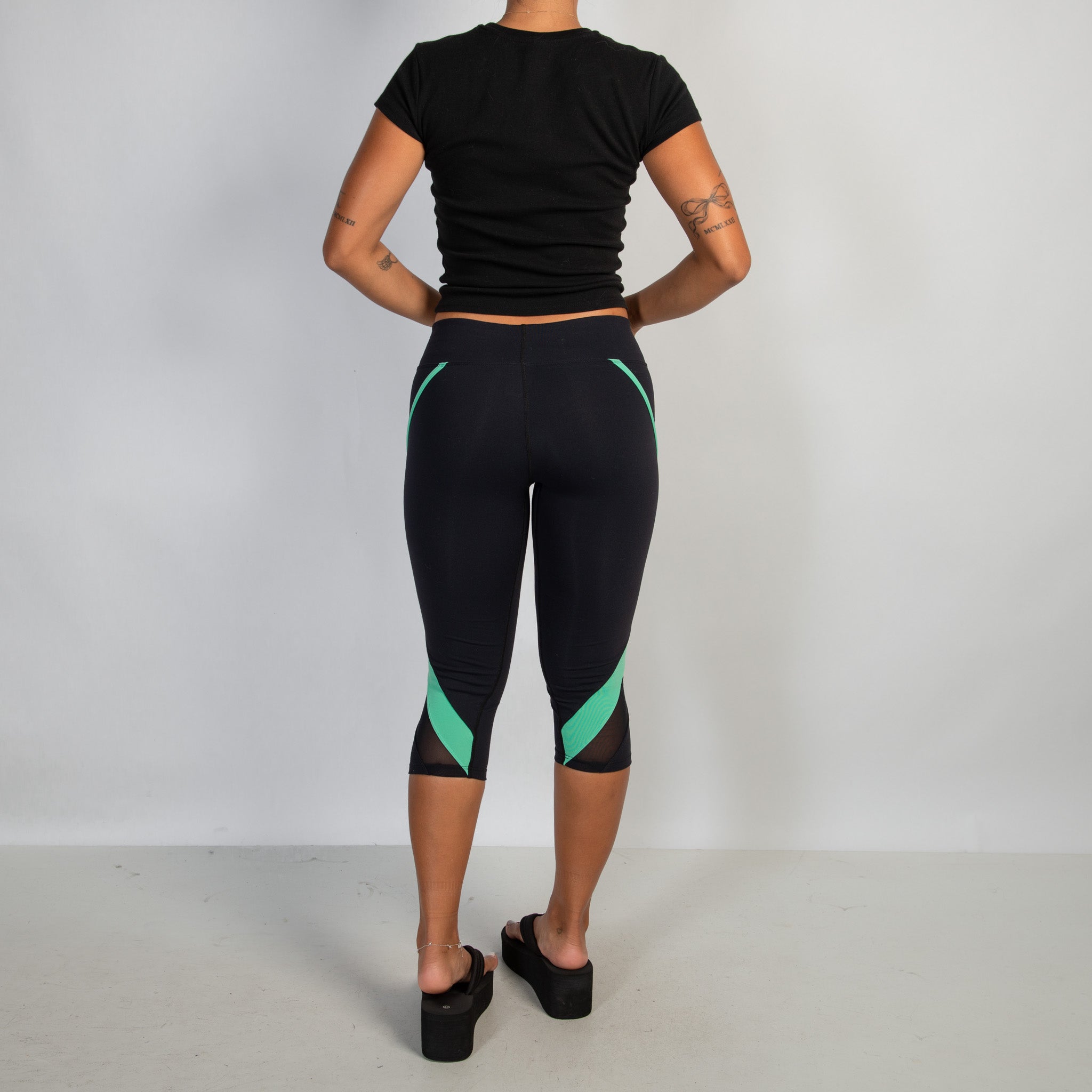 GREEN ACCENT CAPRI TIGHTS