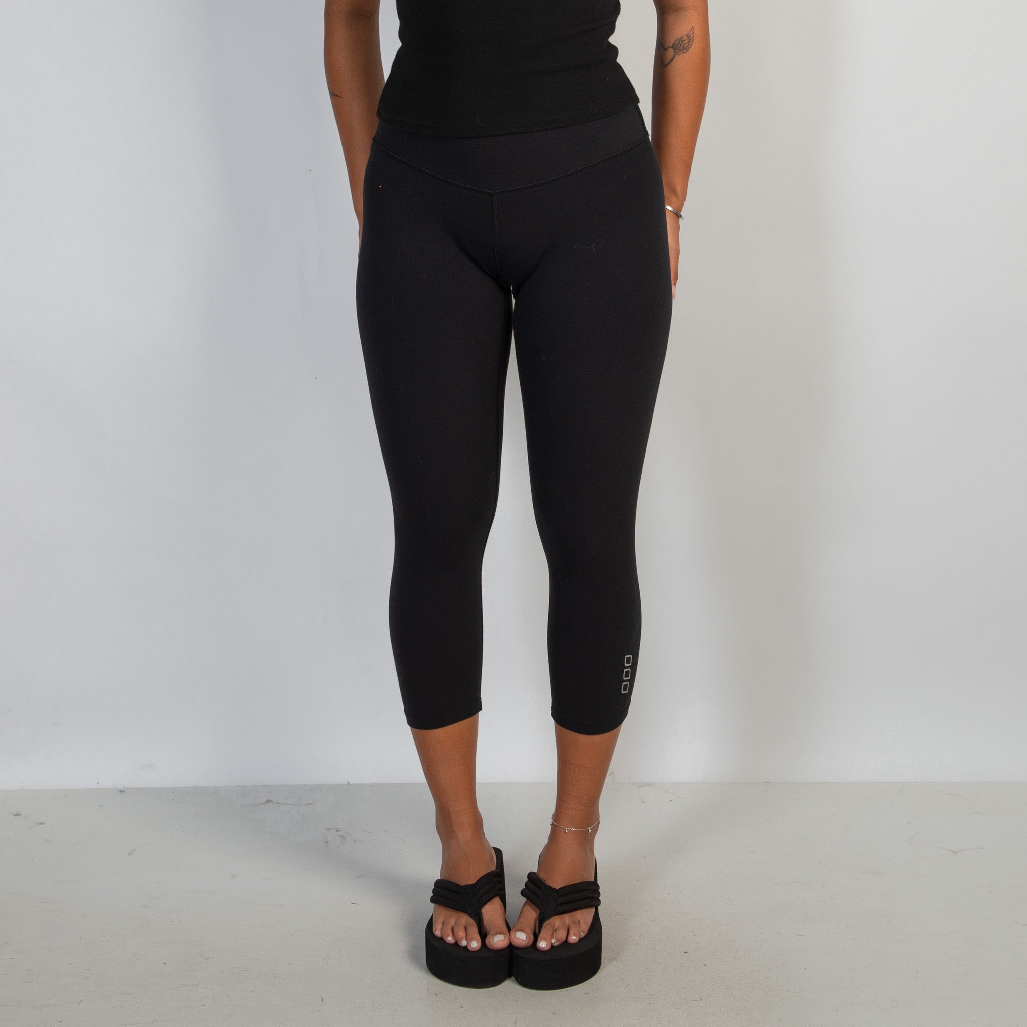 BLACK 7/8 LENGTH TIGHTS