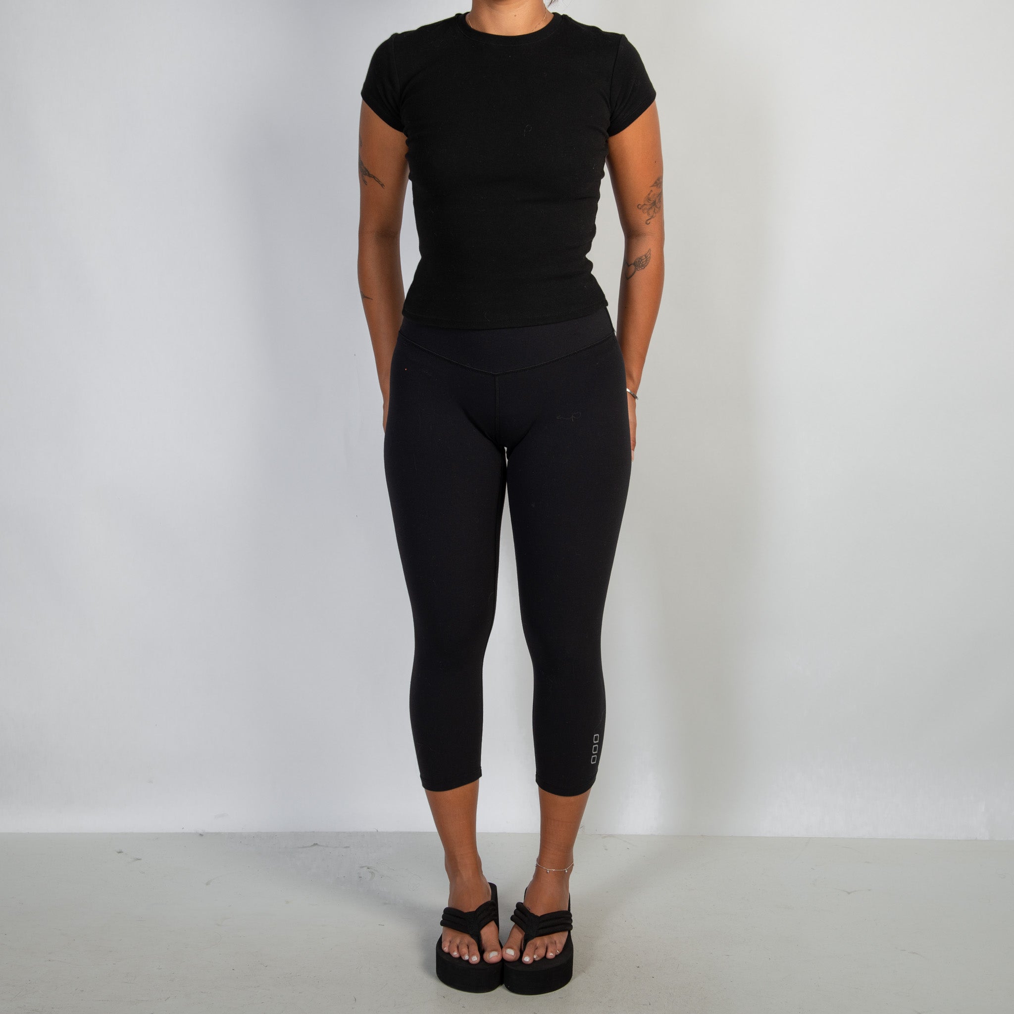BLACK 7/8 LENGTH TIGHTS