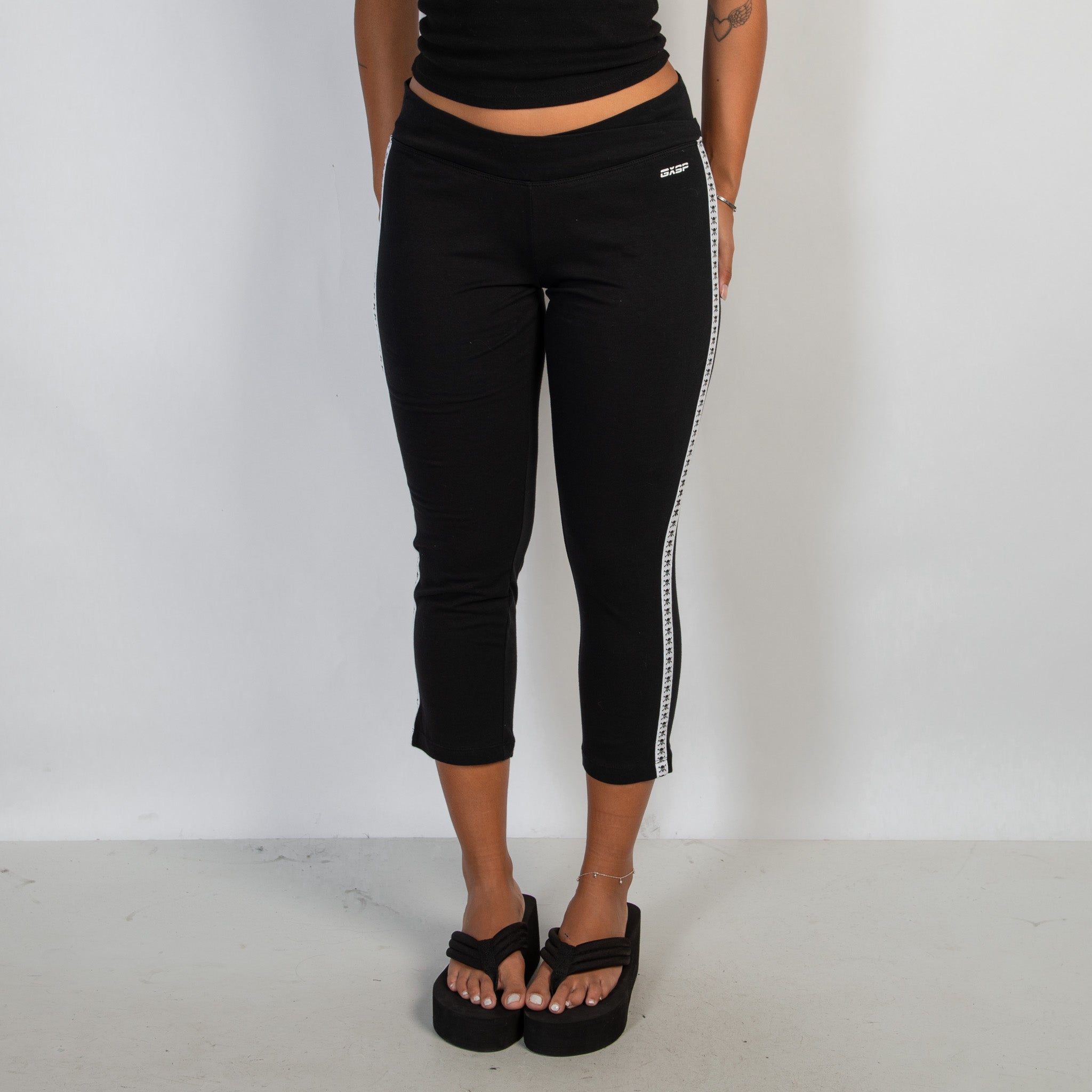 BLACK COTTON CAPRI TIGHTS