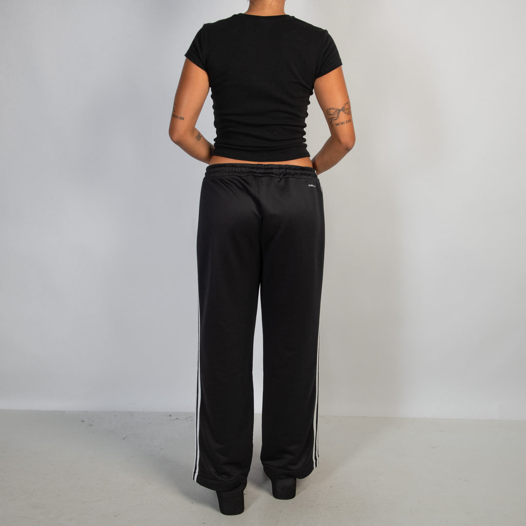BLACK ADIDAS TRACKPANTS