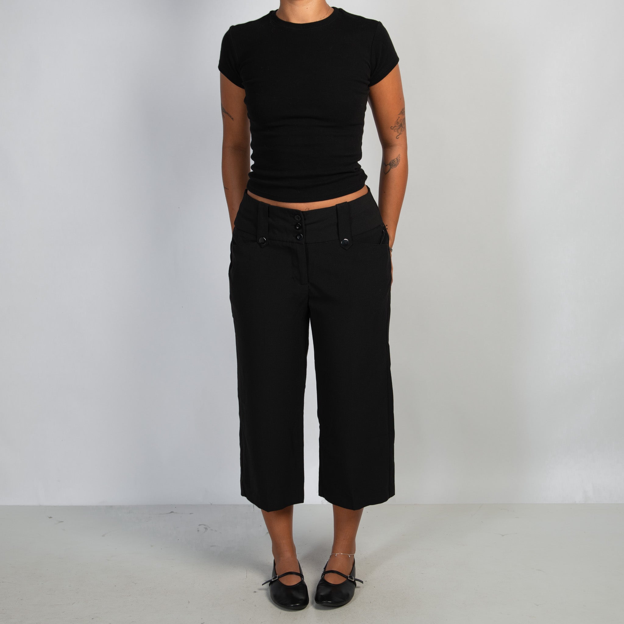 BLACK CROP TROUSERS