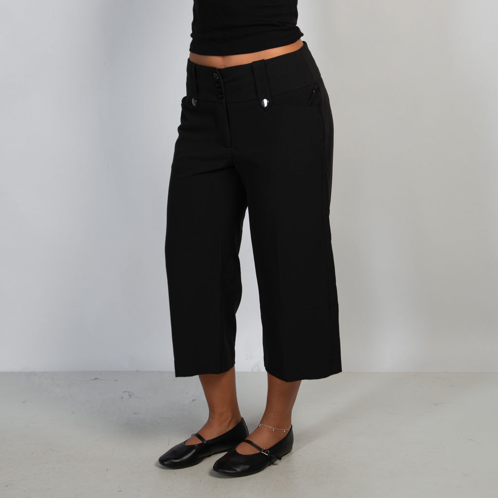BLACK CROP TROUSERS