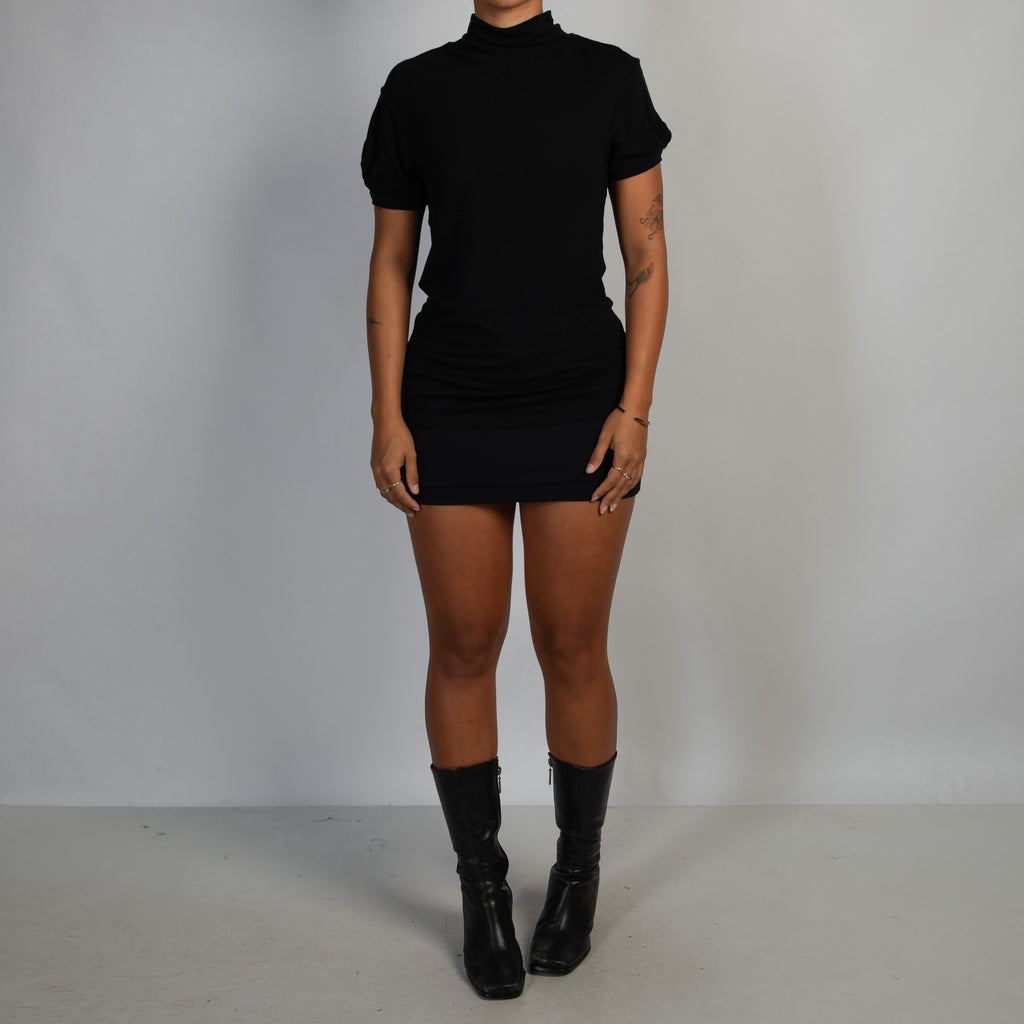 BLACK MOCKNECK TOP