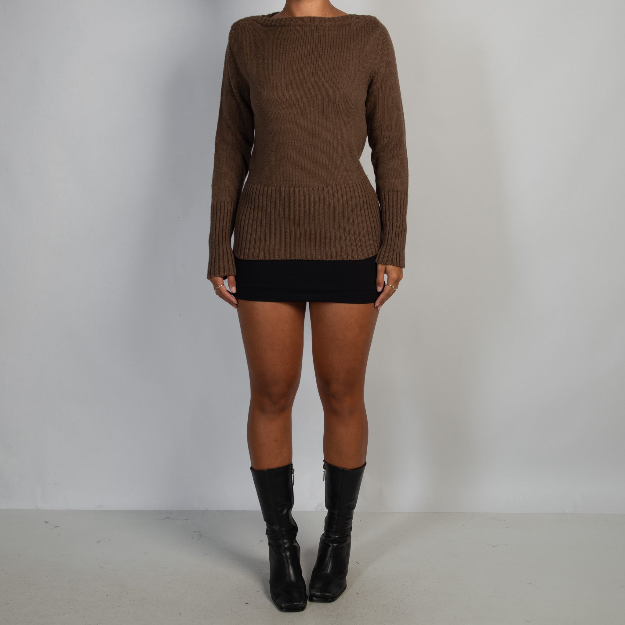 BROWN KNIT SWEATER