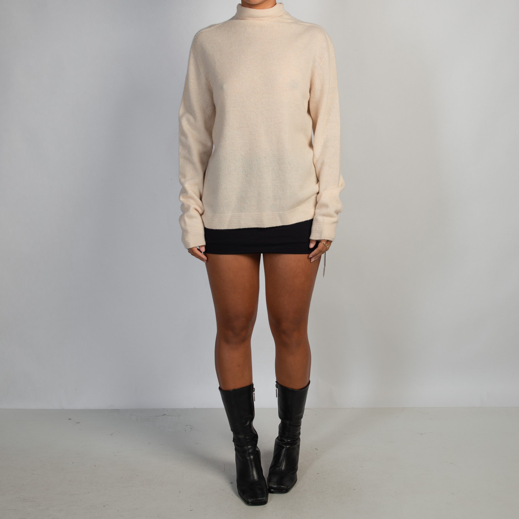 CREAM WOOL SWEATER
